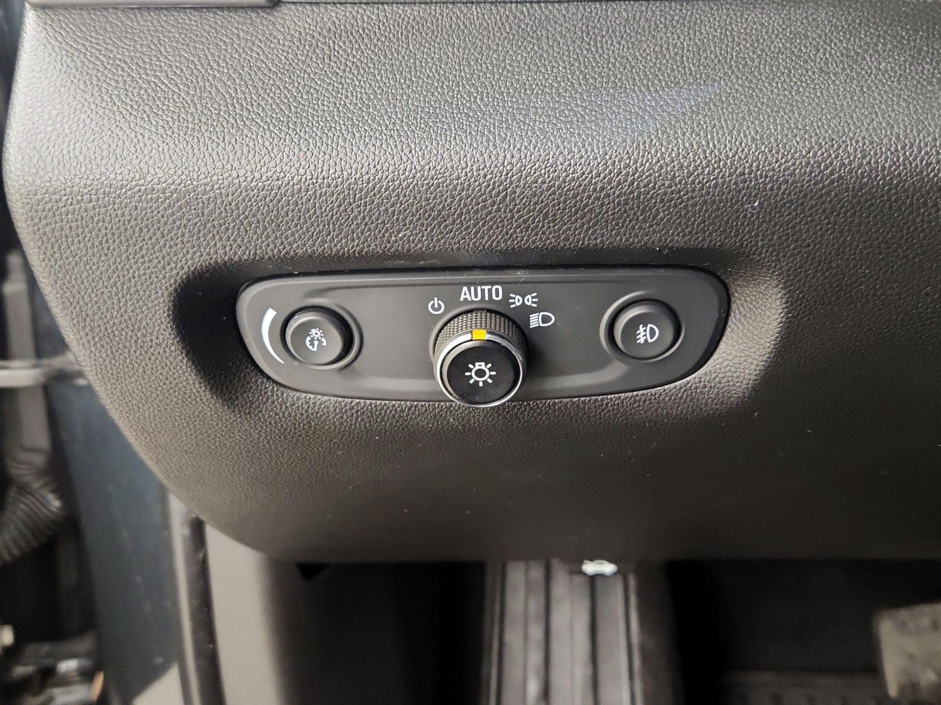 Thumbnail: 2021 Chevrolet Traverse - 13