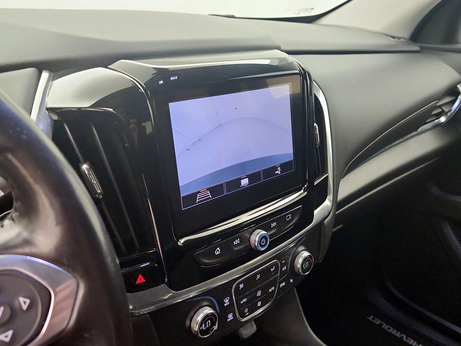 Thumbnail: 2021 Chevrolet Traverse - 14