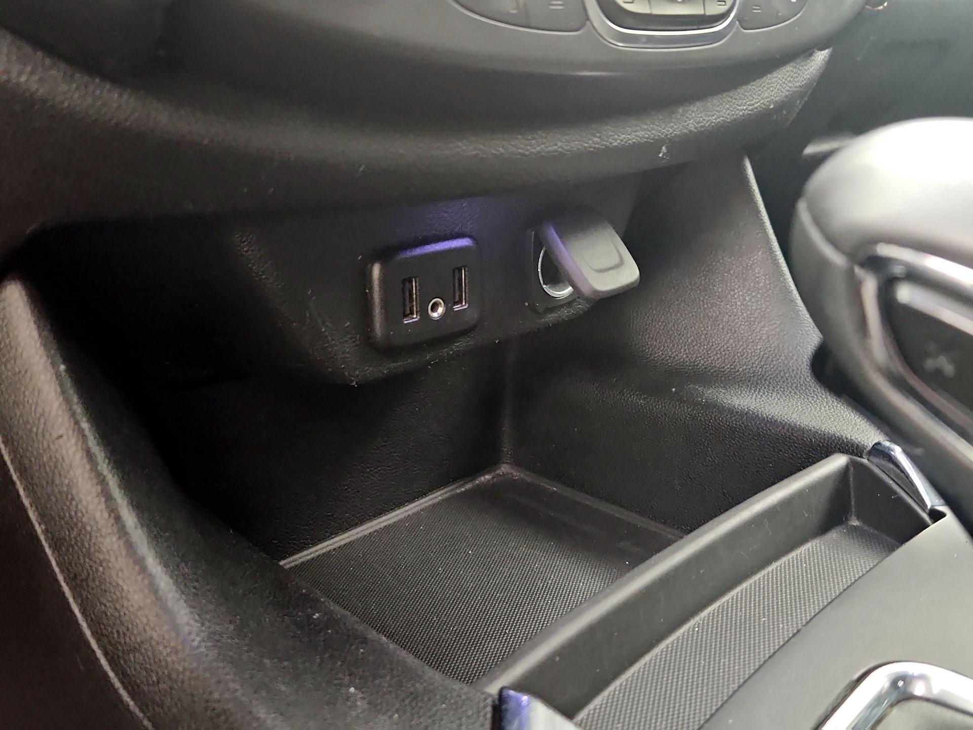 Thumbnail: 2021 Chevrolet Traverse - 18