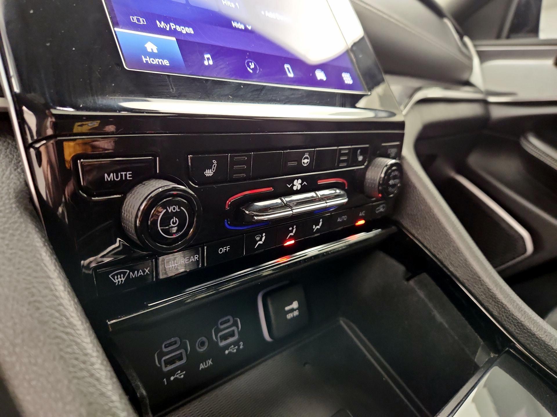 Thumbnail: 2022 Jeep Grand Cherokee - 16