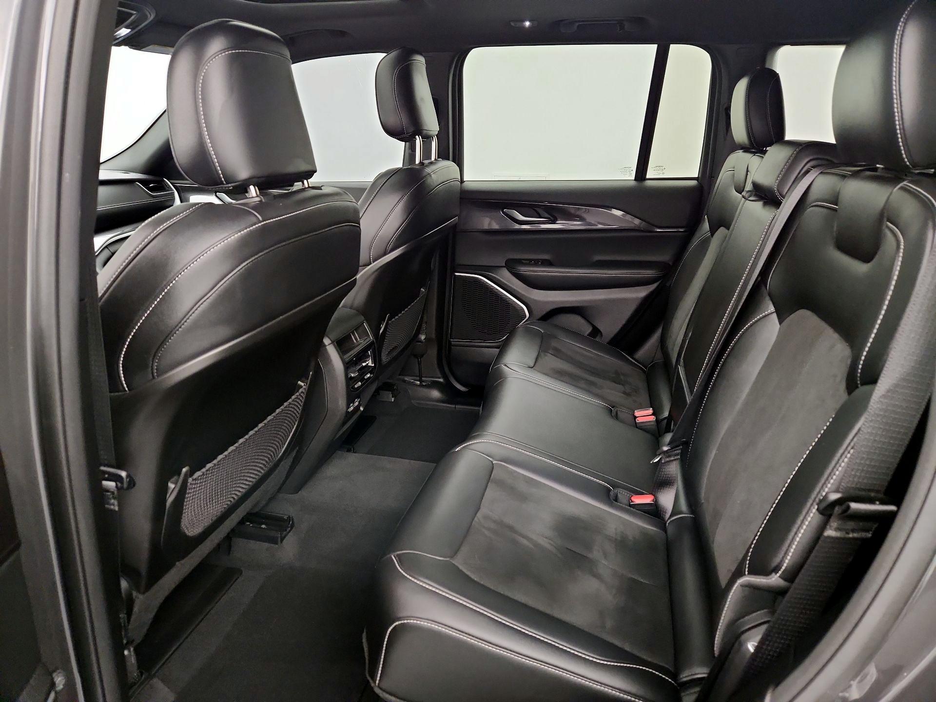 Thumbnail: 2022 Jeep Grand Cherokee - 19