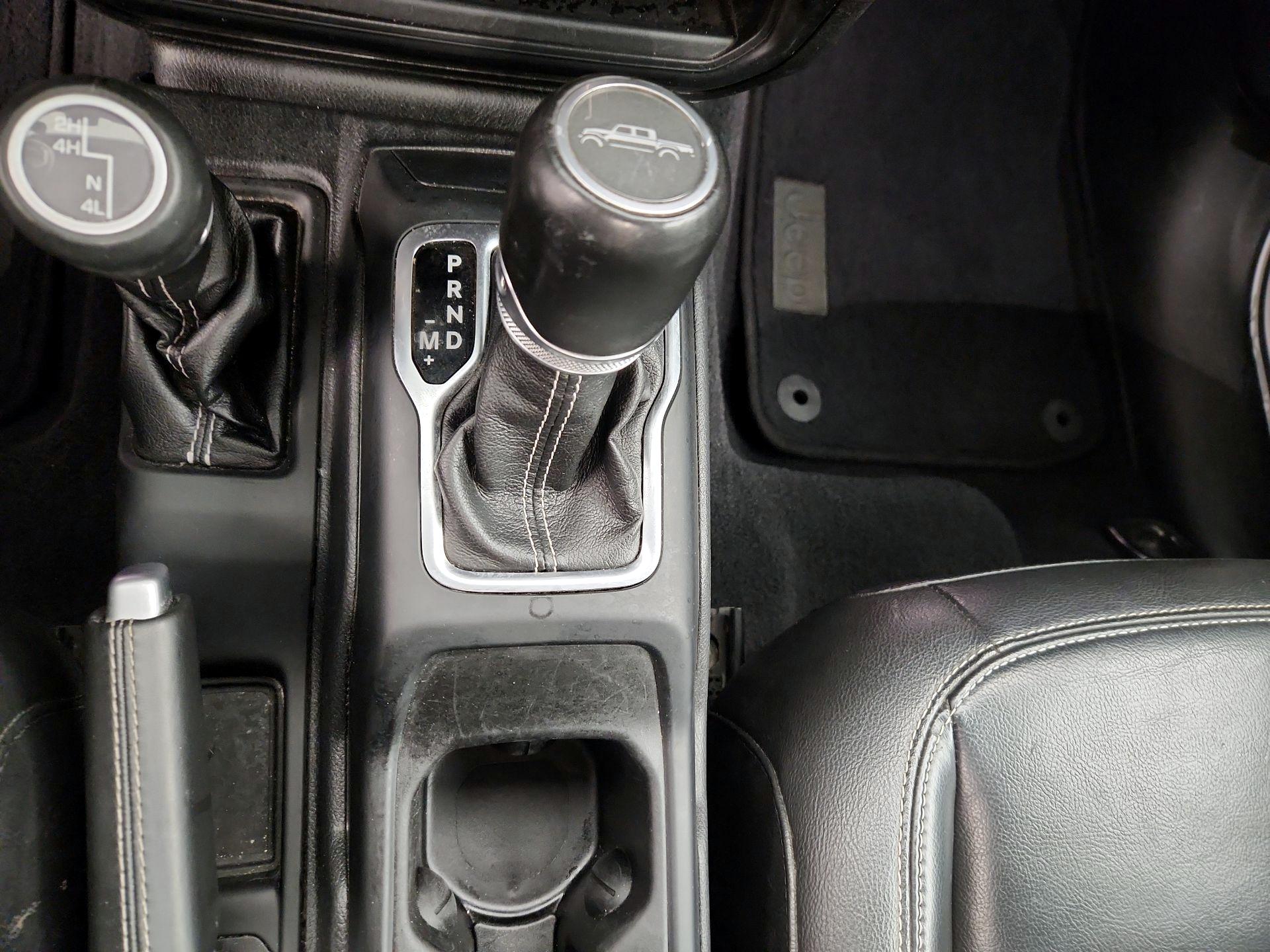 Thumbnail: 2021 Jeep Gladiator - 18