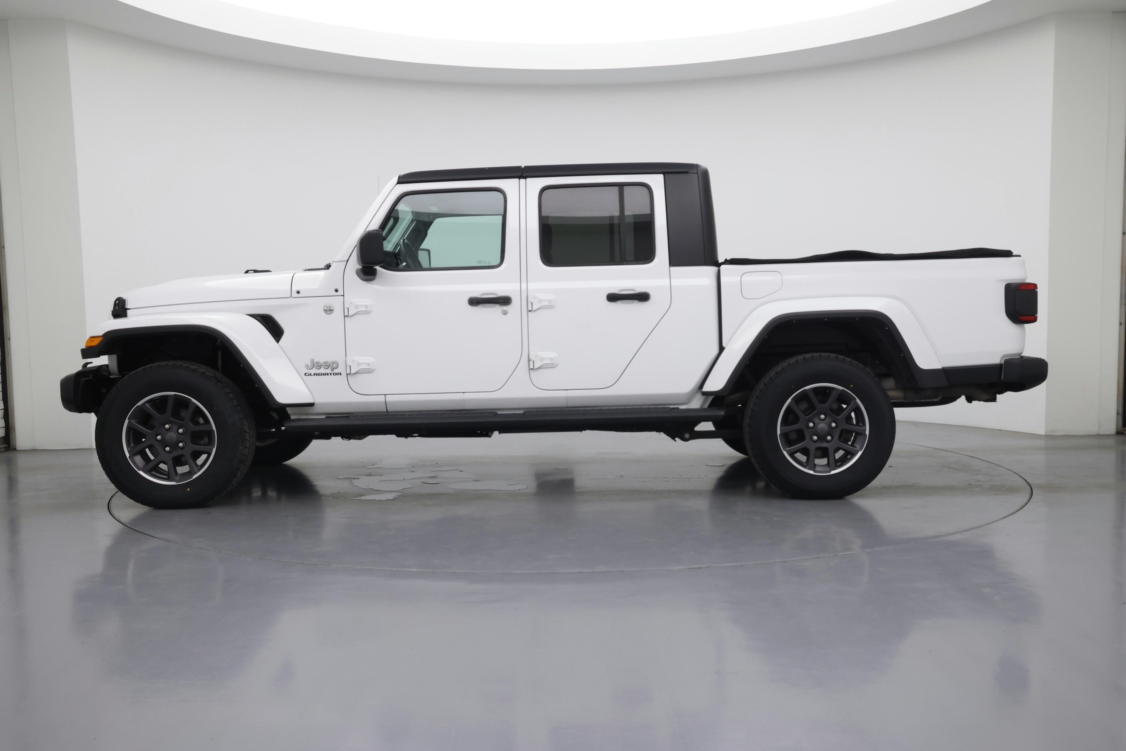 Thumbnail: 2021 Jeep Gladiator - 3