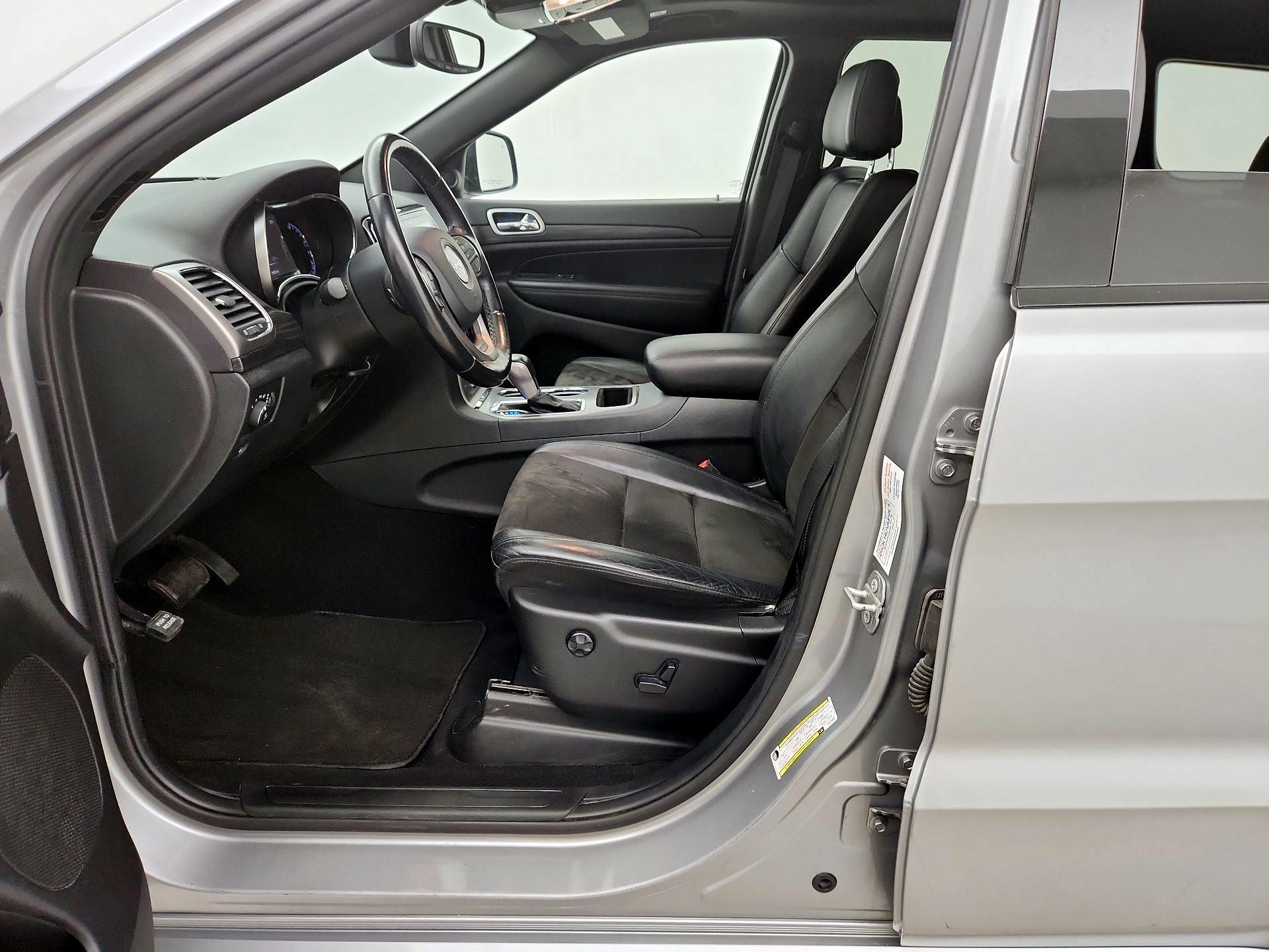 Thumbnail: 2020 Jeep Grand Cherokee - 11