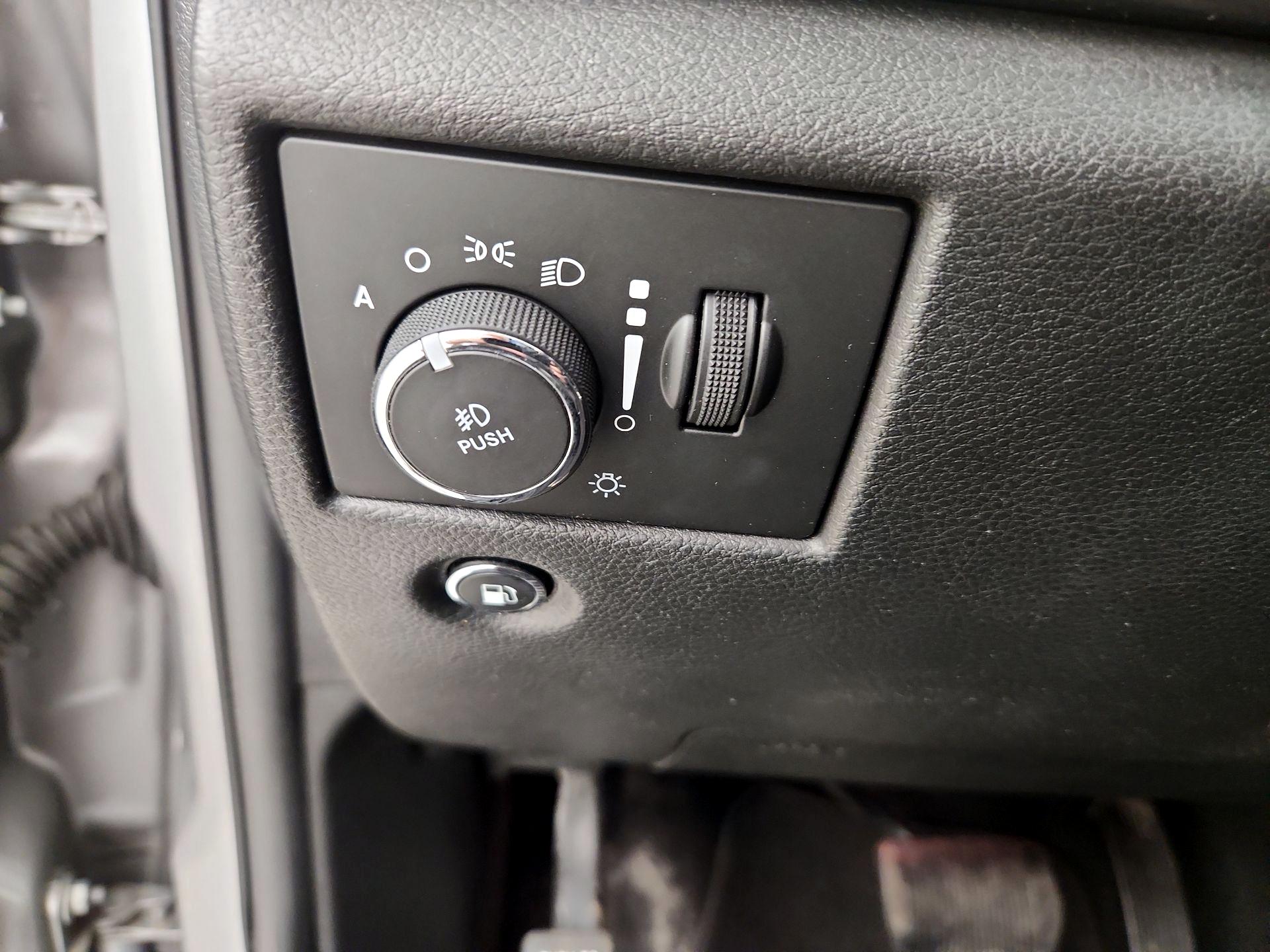 Thumbnail: 2020 Jeep Grand Cherokee - 13