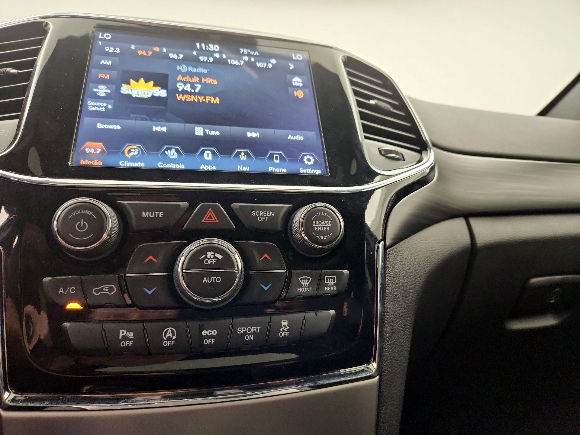 Thumbnail: 2020 Jeep Grand Cherokee - 17