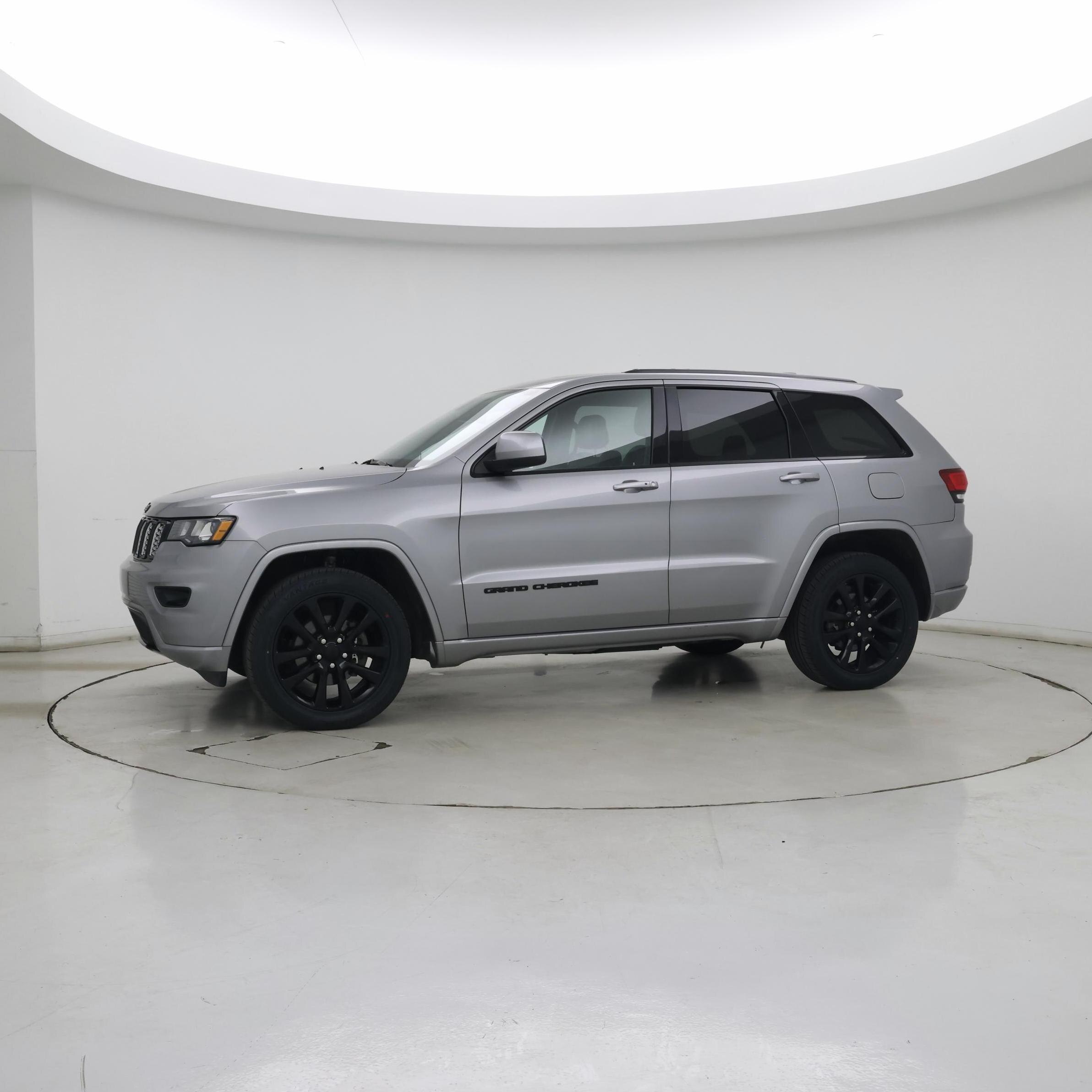 Thumbnail: 2020 Jeep Grand Cherokee - 4