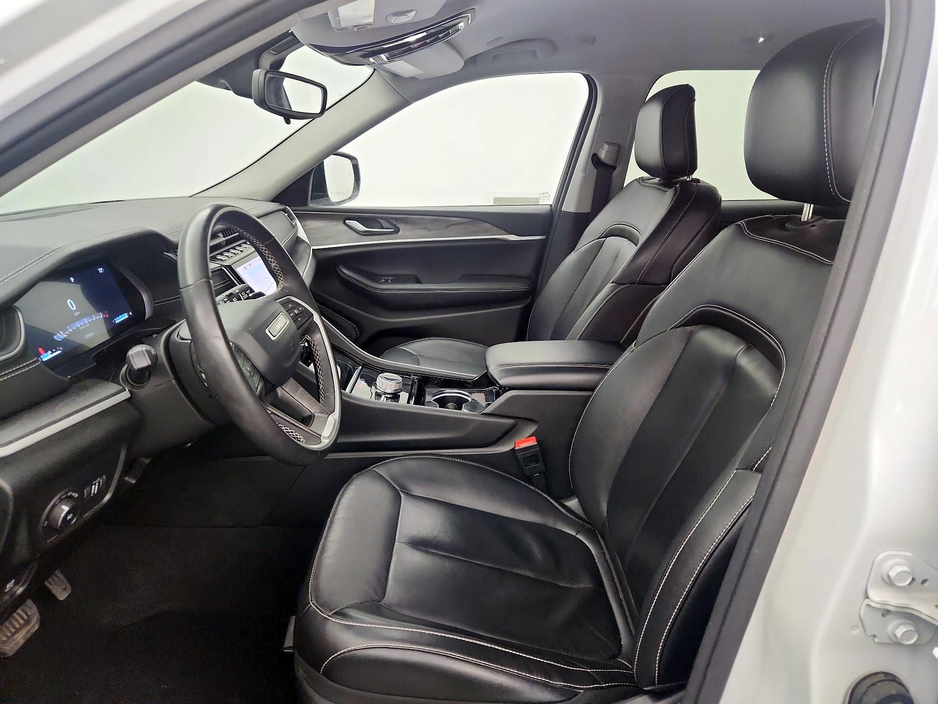 Thumbnail: 2023 Jeep Grand Cherokee L - 11