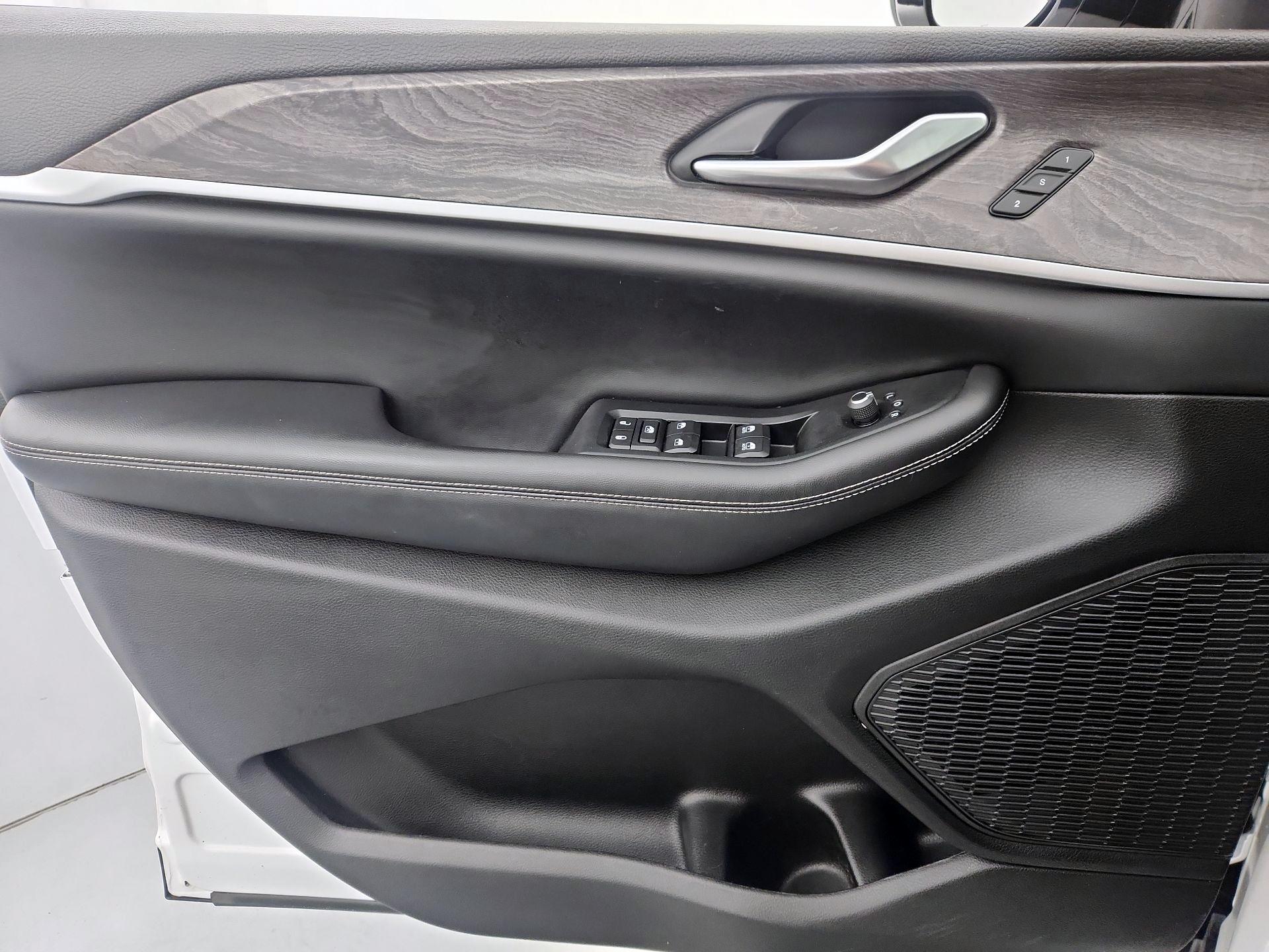 Thumbnail: 2023 Jeep Grand Cherokee L - 12