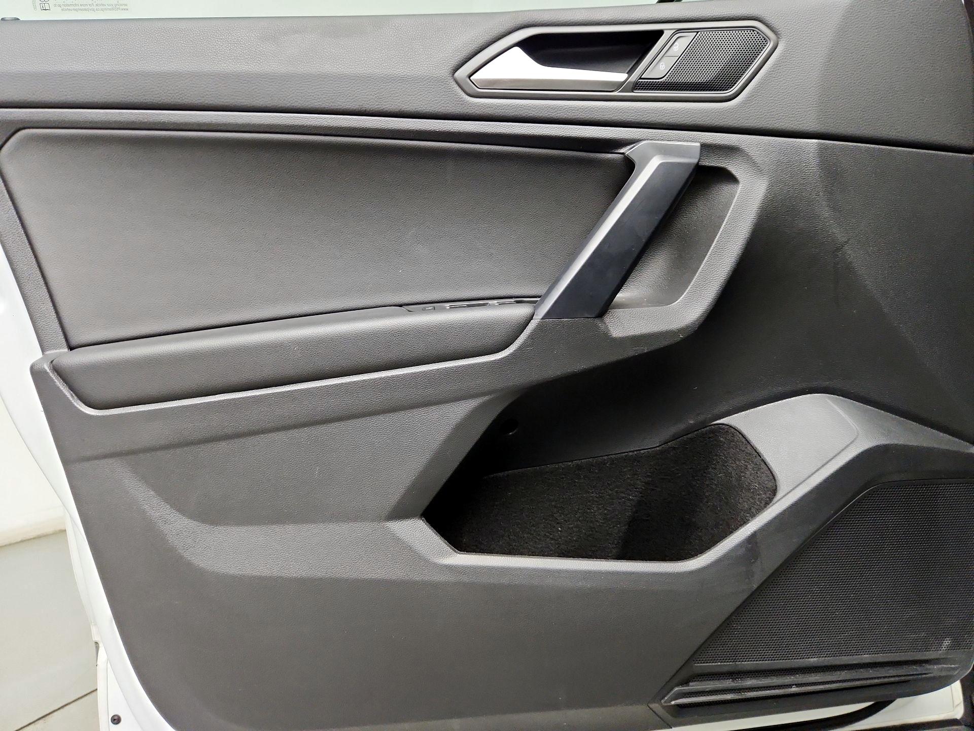 Thumbnail: 2021 Volkswagen Tiguan - 12