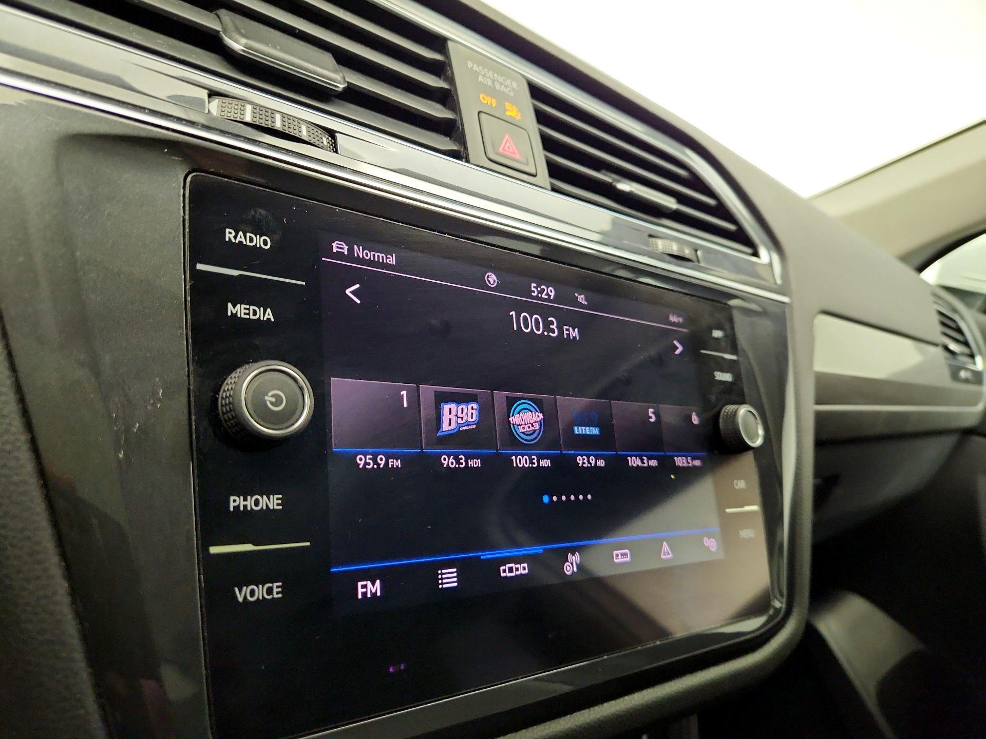 Thumbnail: 2021 Volkswagen Tiguan - 15