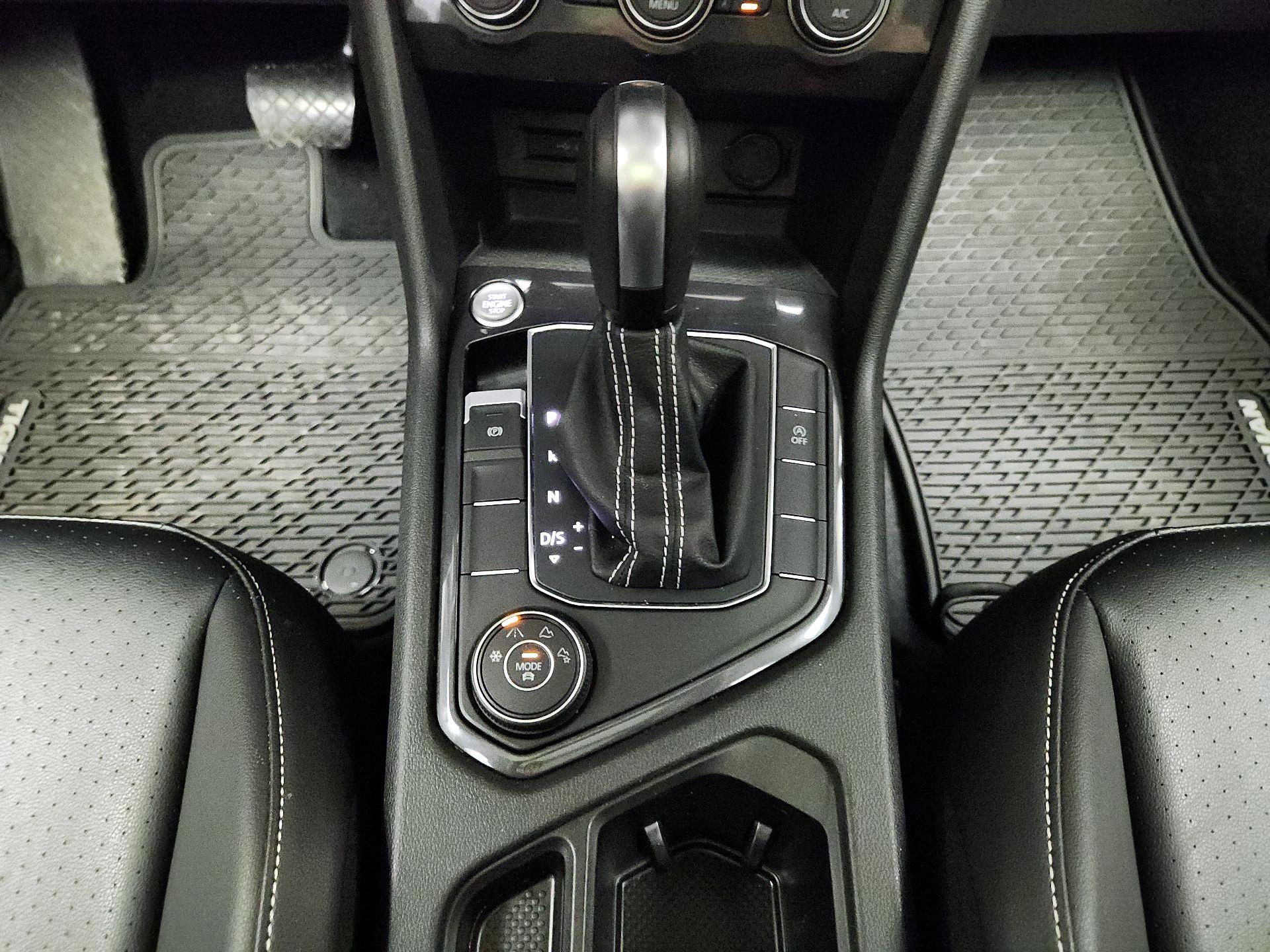 Thumbnail: 2021 Volkswagen Tiguan - 17