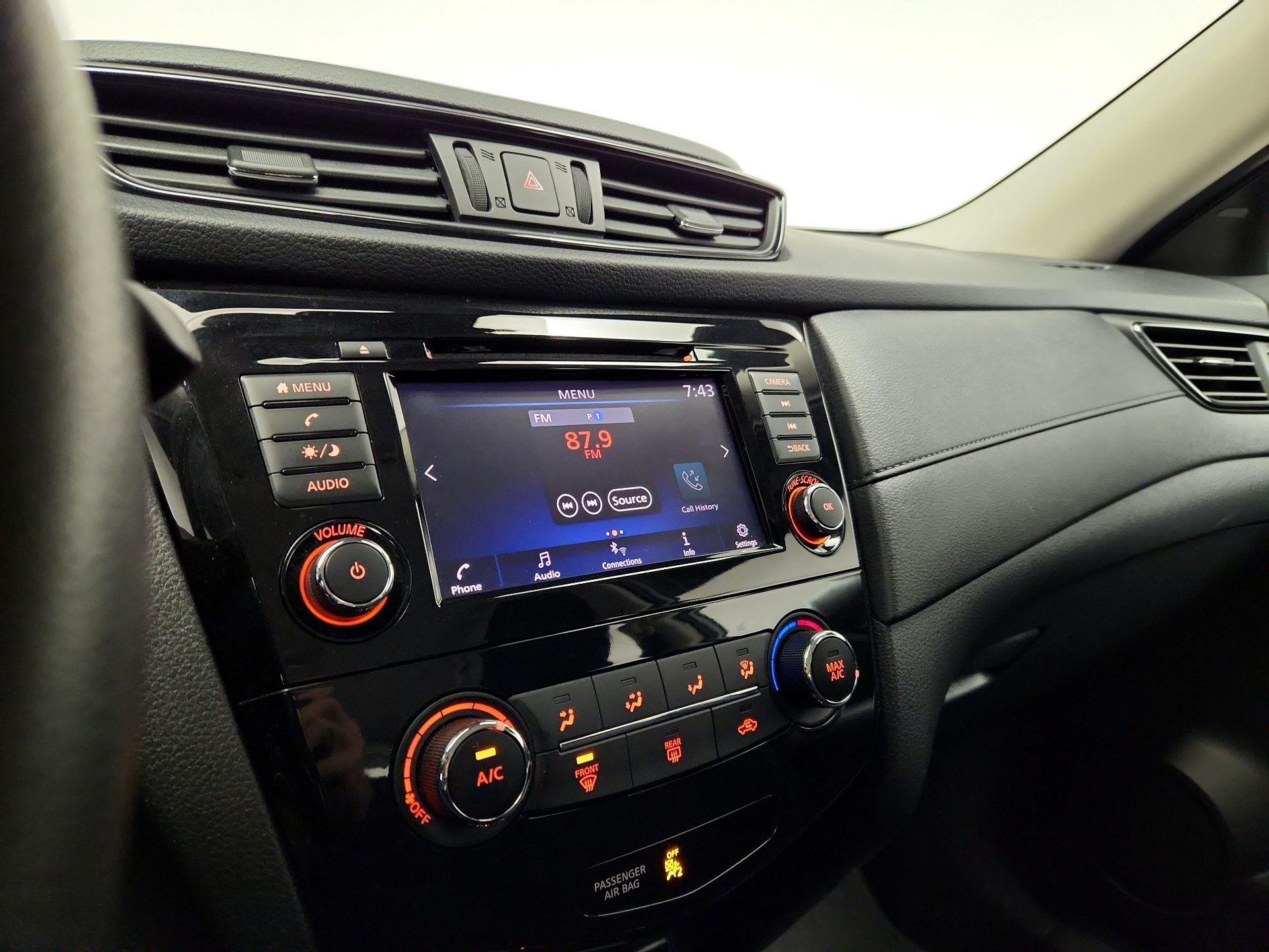 Thumbnail: 2020 Nissan Rogue - 15