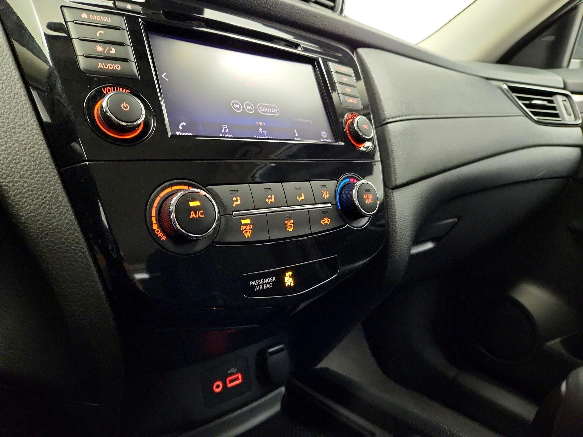 Thumbnail: 2020 Nissan Rogue - 16