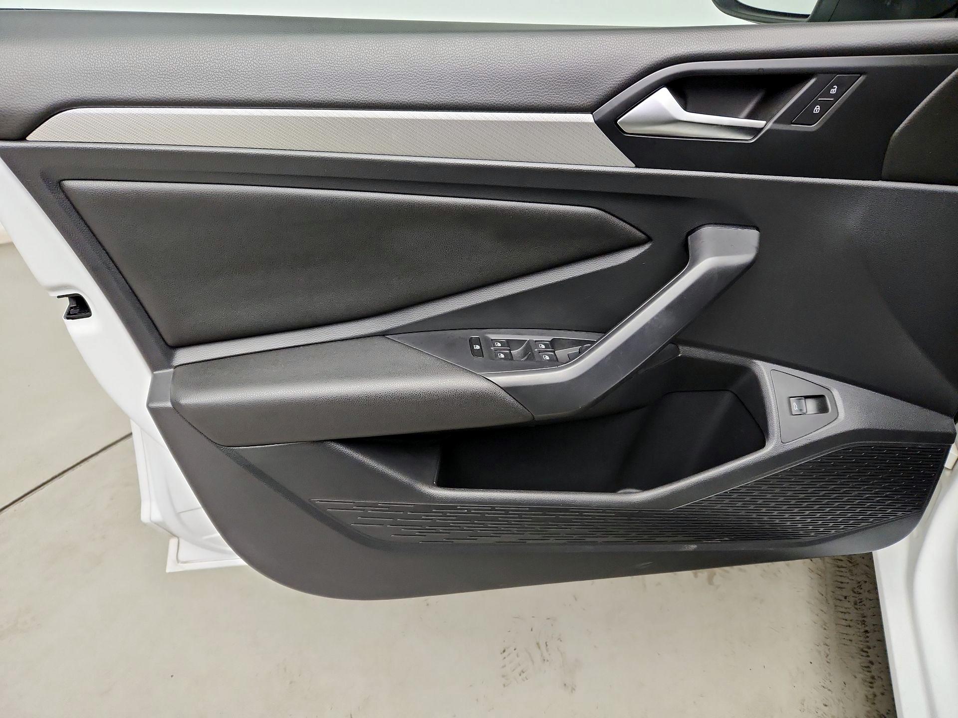 Thumbnail: 2019 Volkswagen Jetta - 12