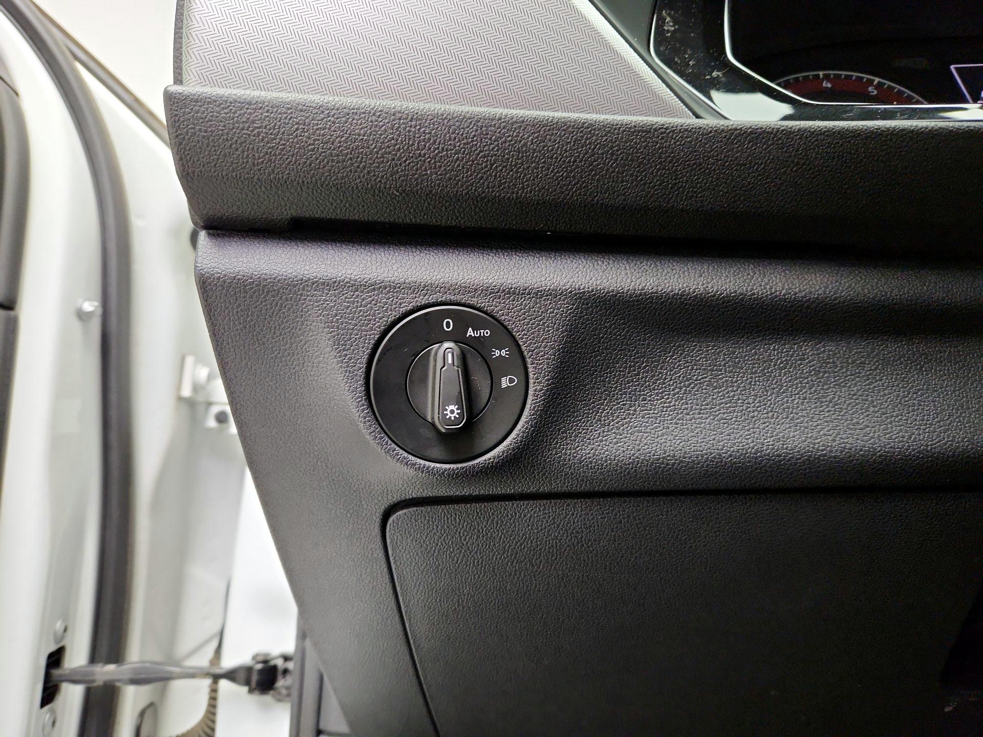 Thumbnail: 2019 Volkswagen Jetta - 13