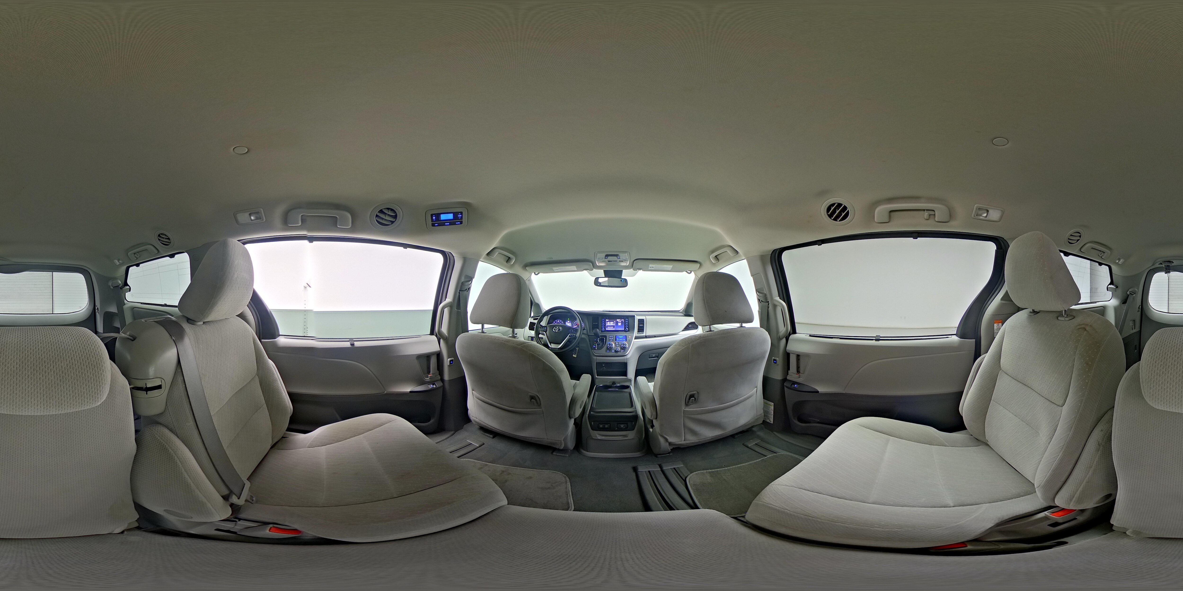 2020 Toyota Sienna LE - Photo 25