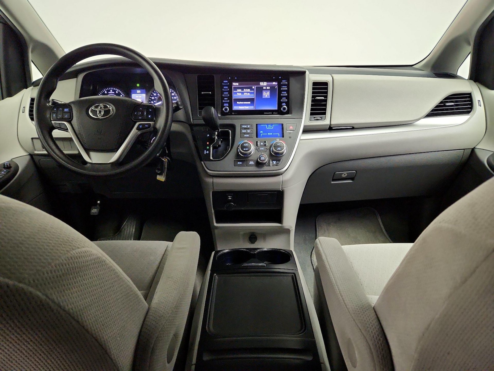 2020 Toyota Sienna LE - Photo 10