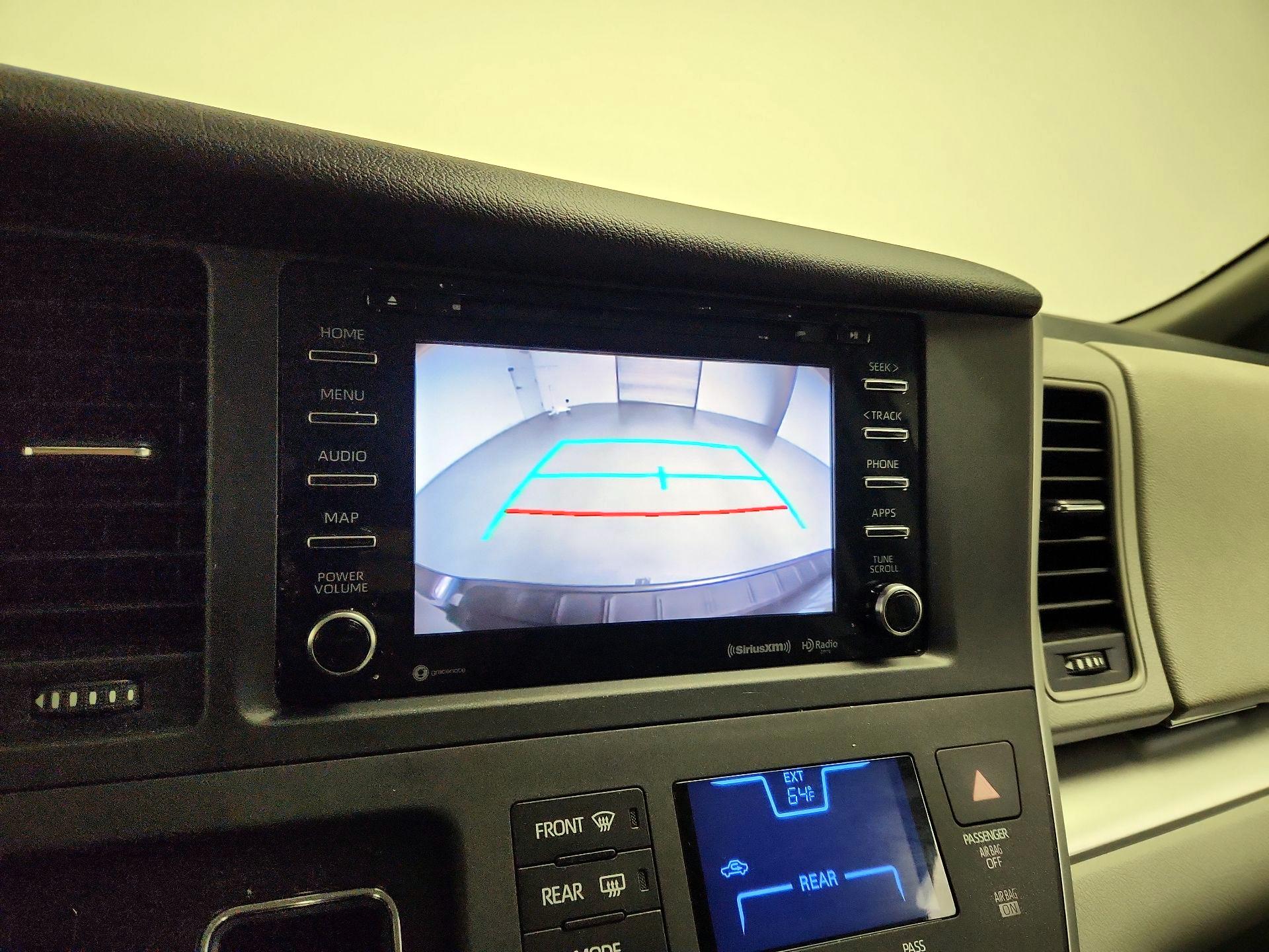 Thumbnail: 2020 Toyota Sienna - 14