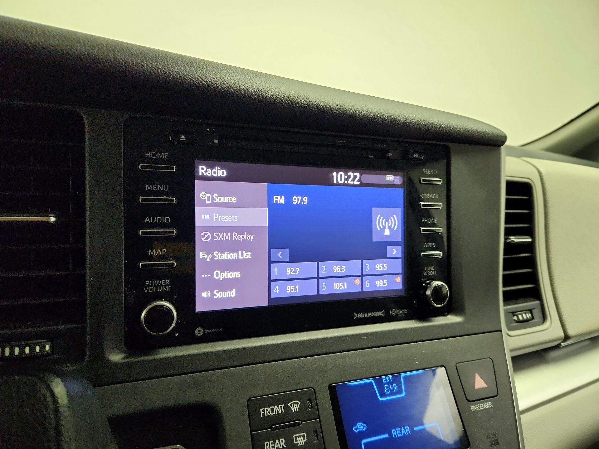 Thumbnail: 2020 Toyota Sienna - 15