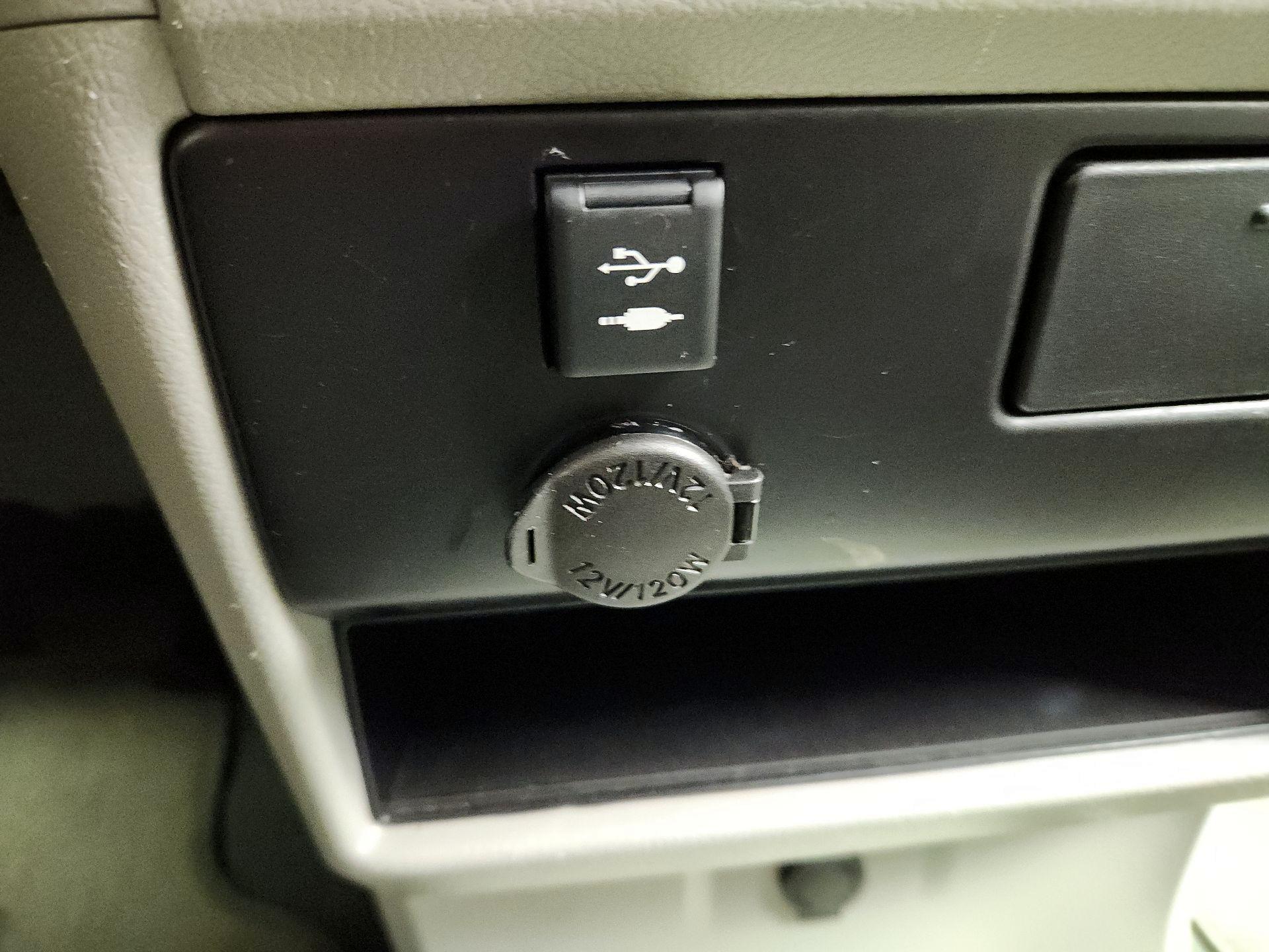 Thumbnail: 2020 Toyota Sienna - 18