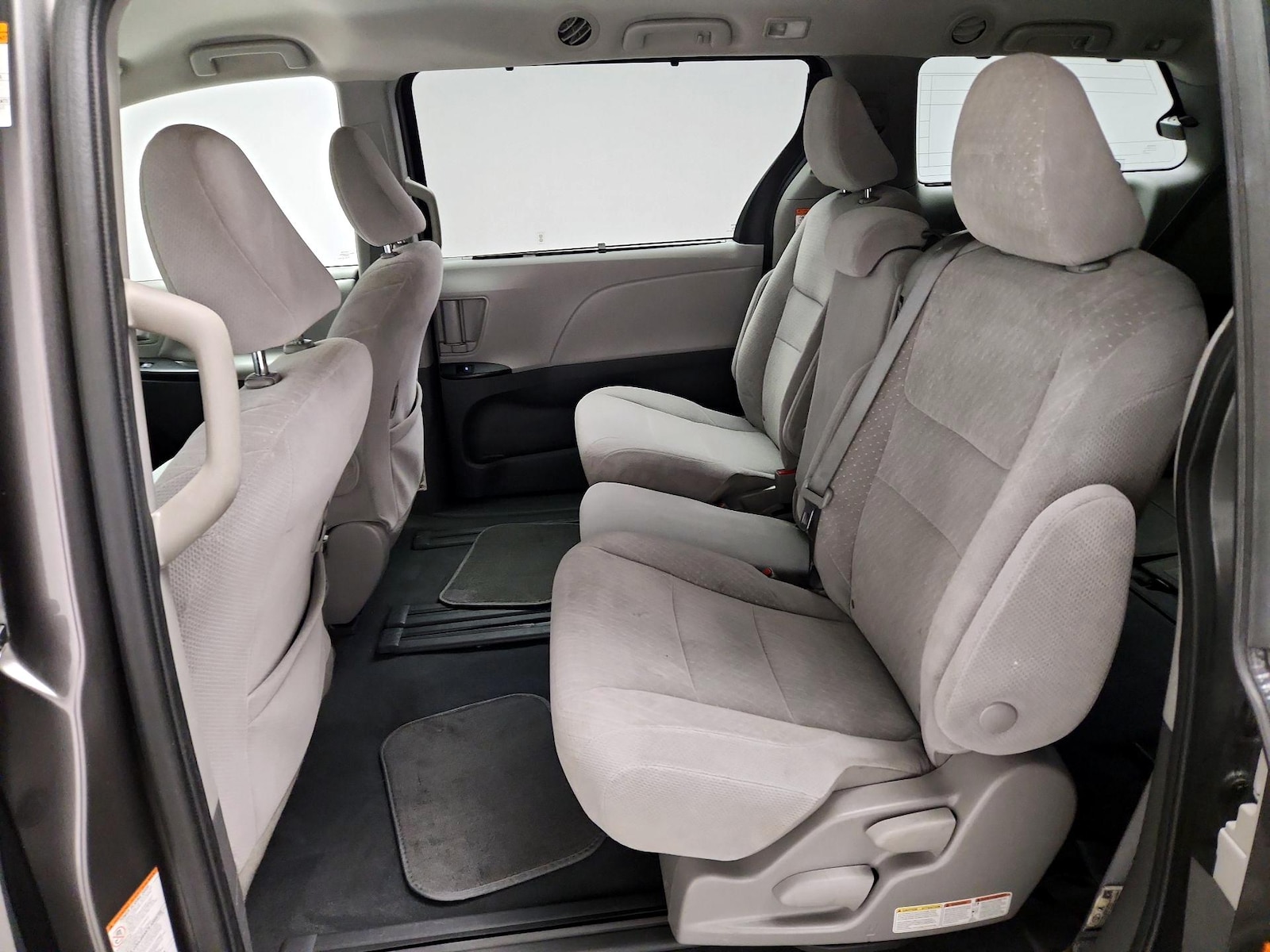 2020 Toyota Sienna LE - Photo 20