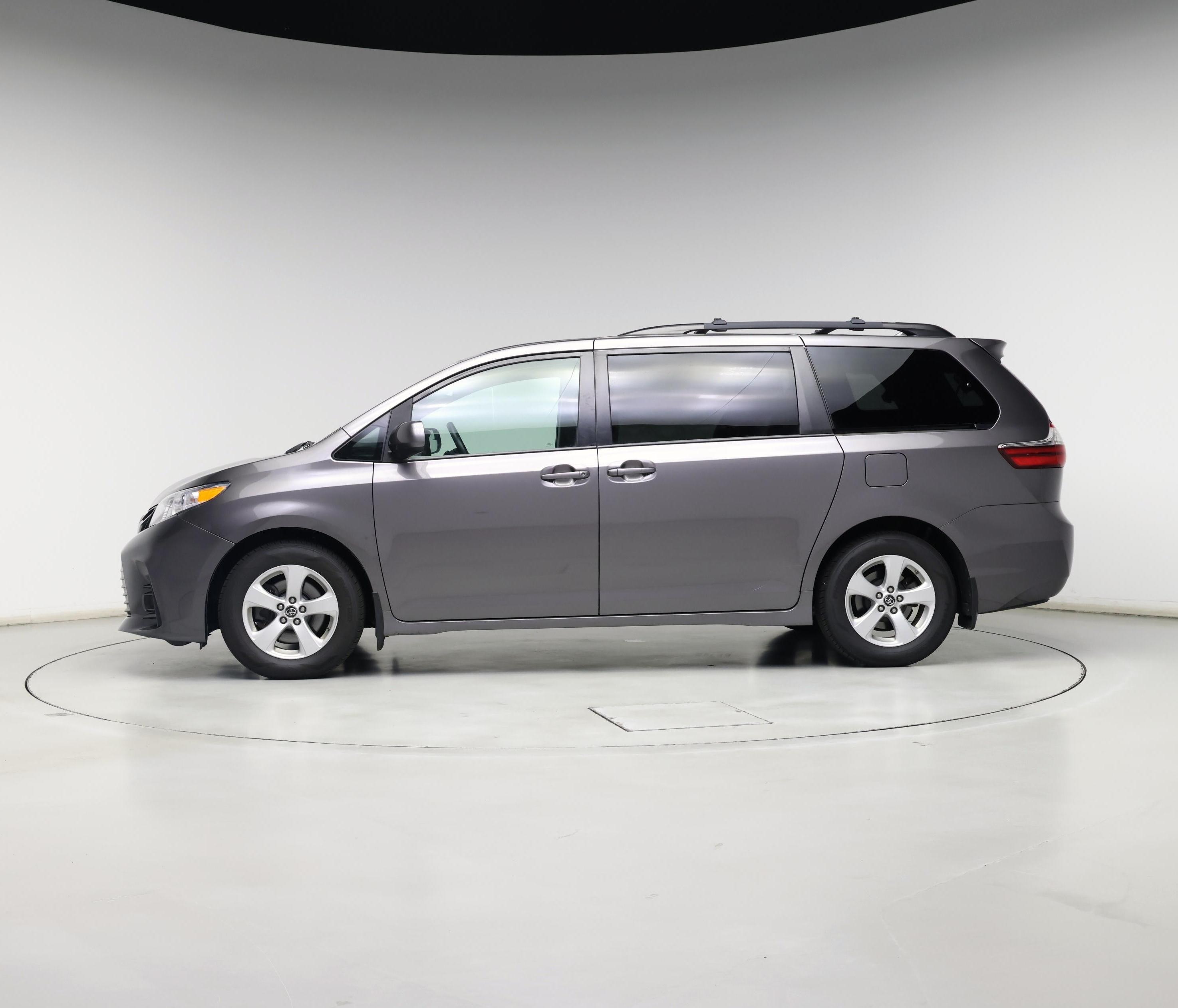 Thumbnail: 2020 Toyota Sienna - 3