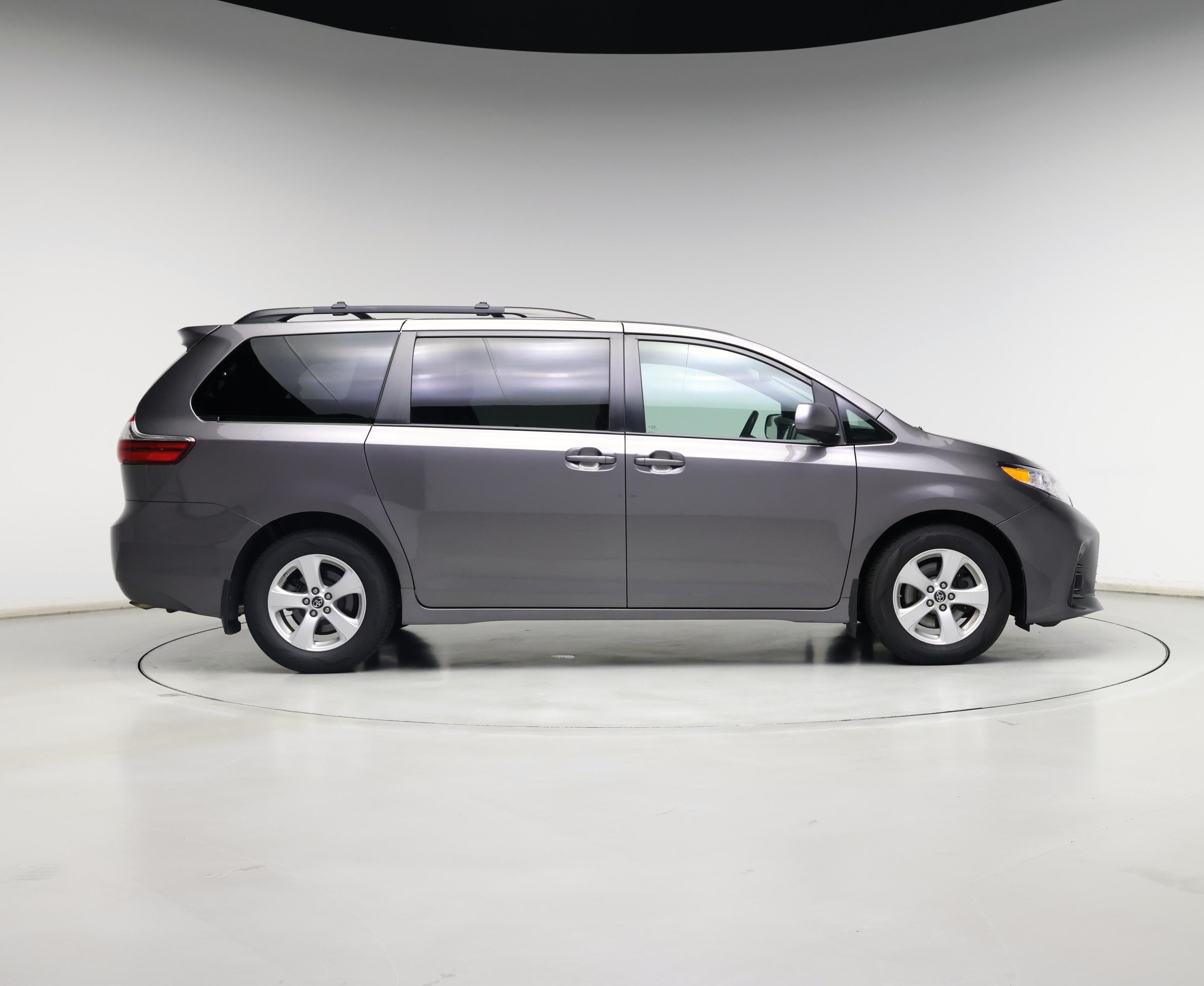Thumbnail: 2020 Toyota Sienna - 7