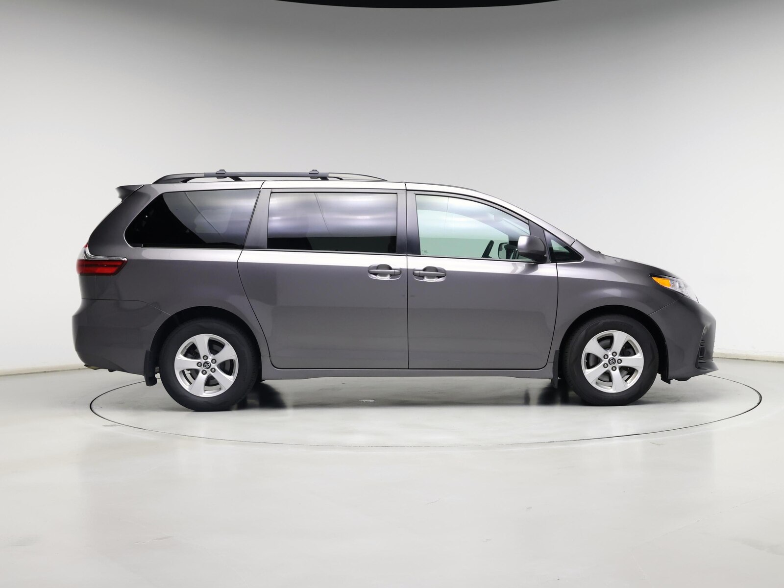 2020 Toyota Sienna LE - Photo 8