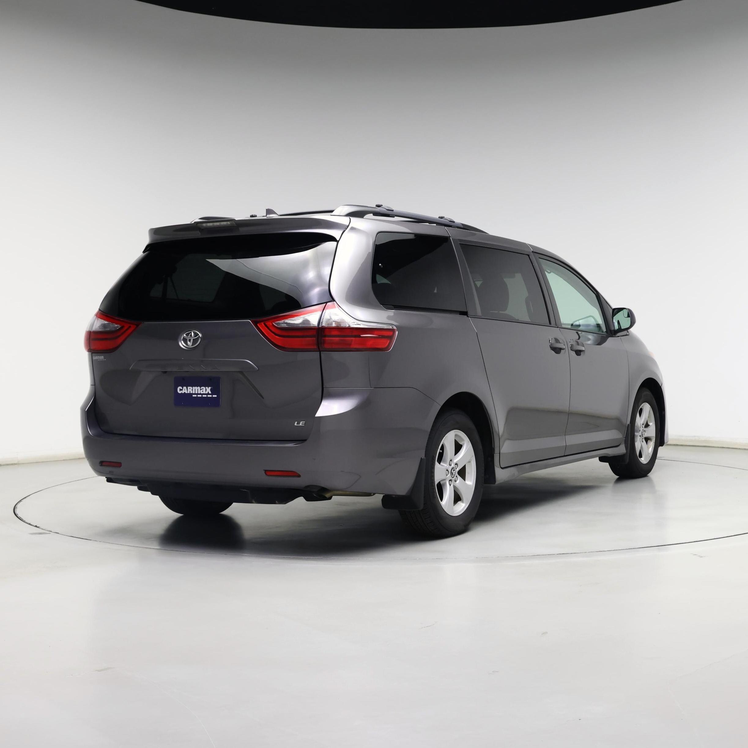 Thumbnail: 2020 Toyota Sienna - 8