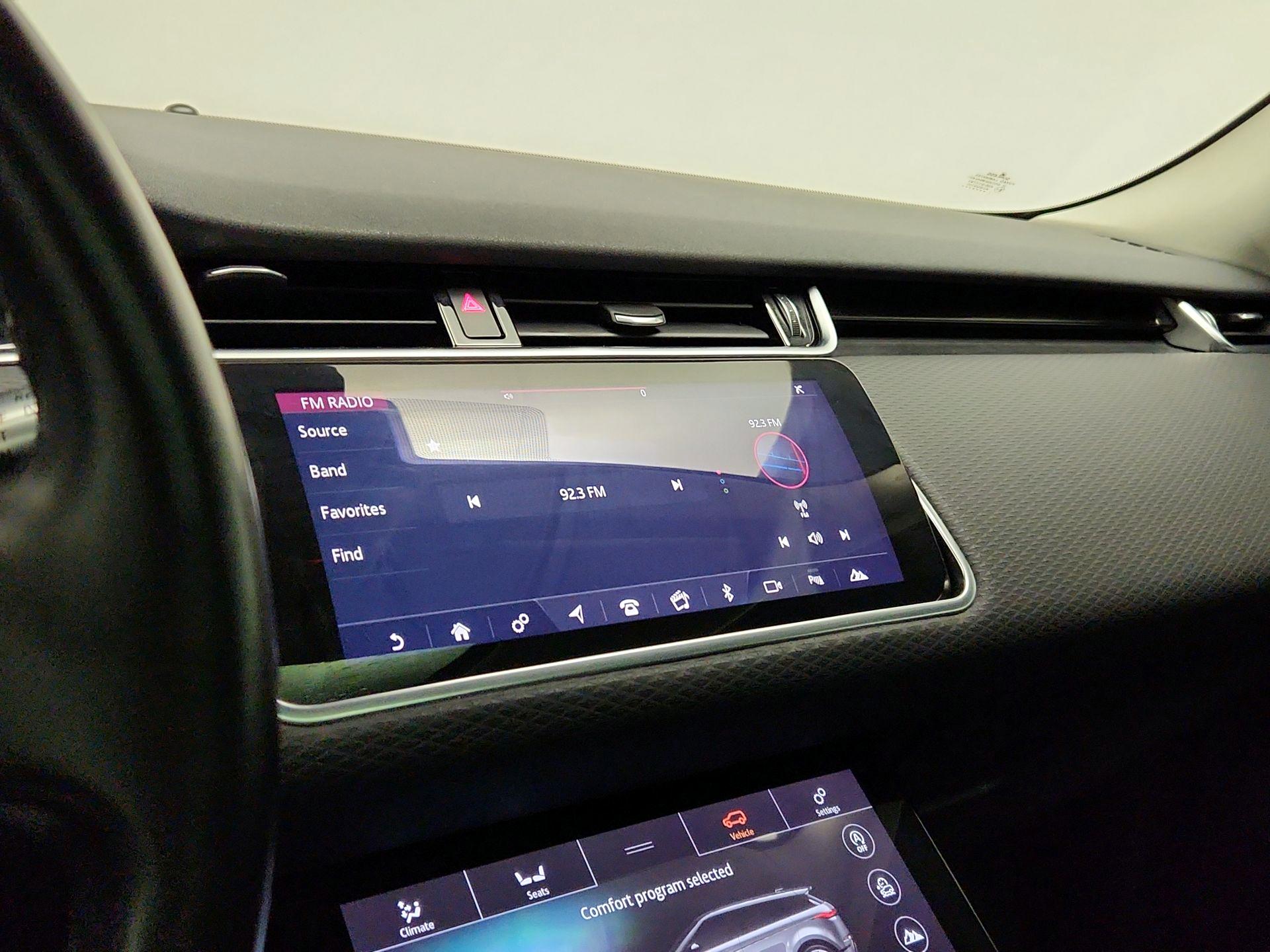 Thumbnail: 2020 Land Rover Range Rover Evoque - 16