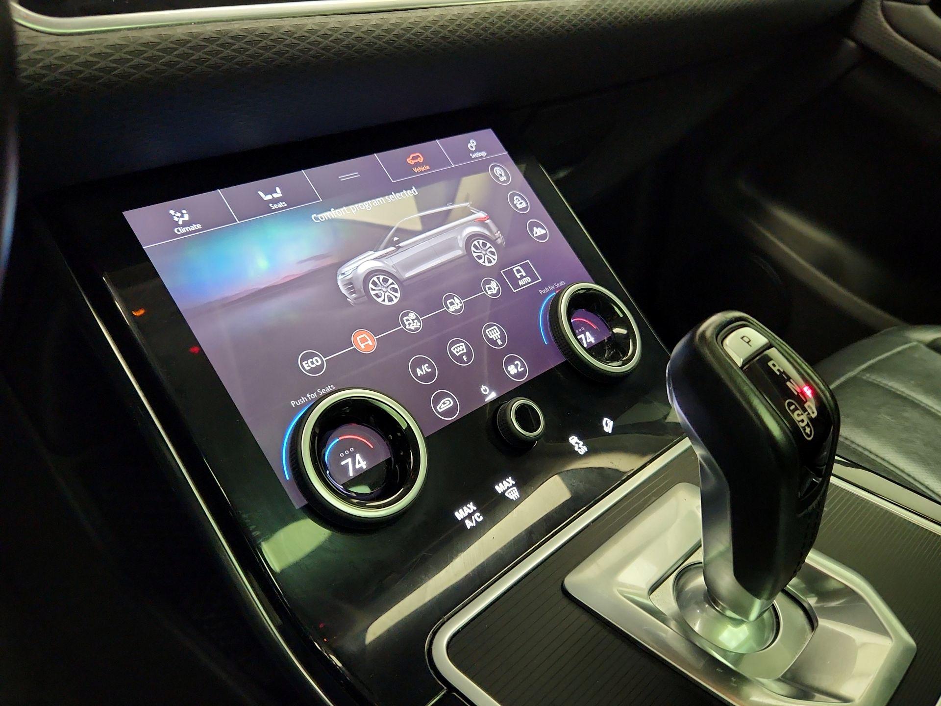 Thumbnail: 2020 Land Rover Range Rover Evoque - 17