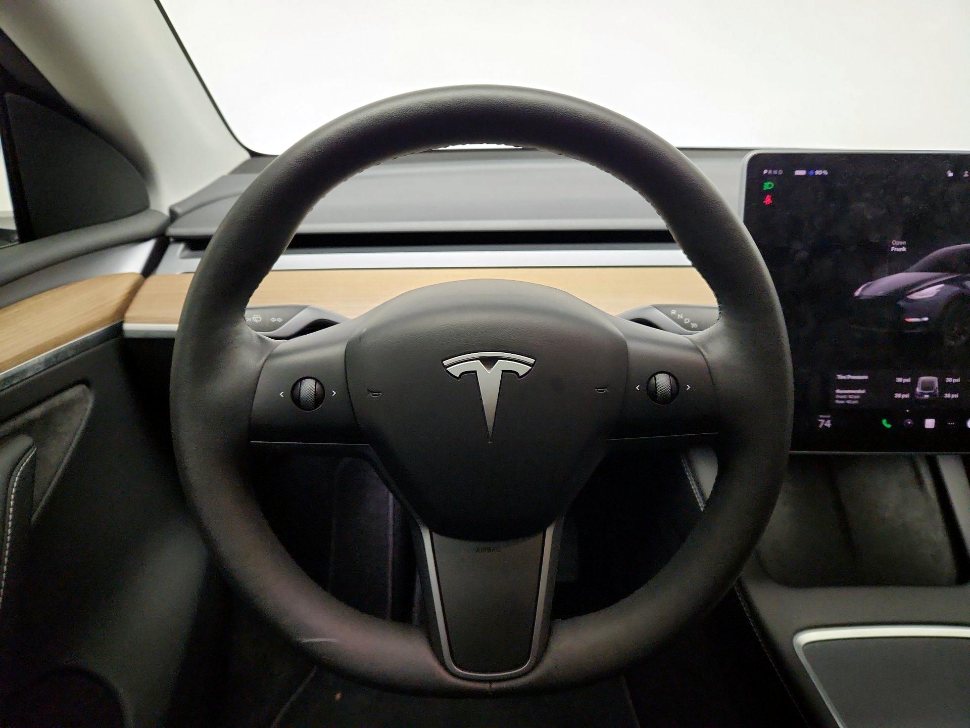 Thumbnail: 2023 Tesla Model Y - 10