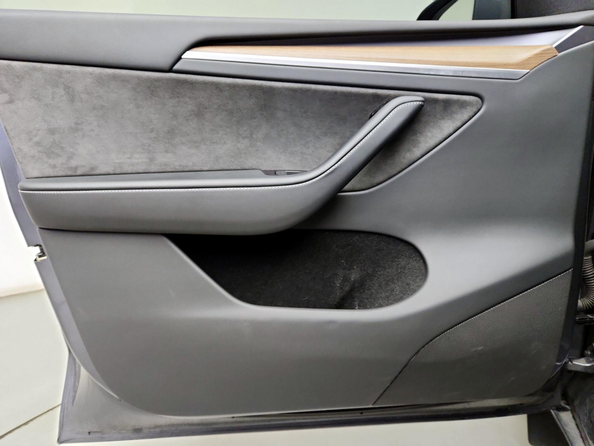 Thumbnail: 2023 Tesla Model Y - 12