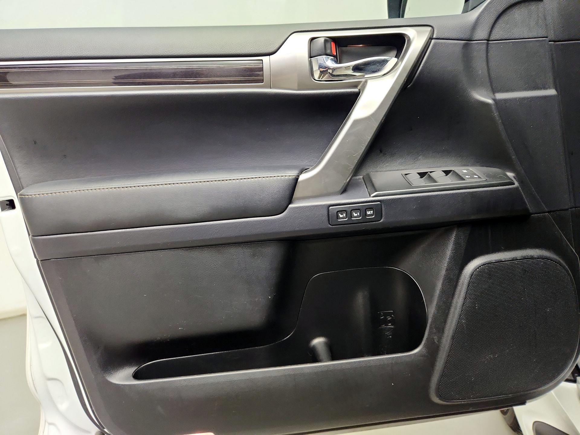 Thumbnail: 2023 Lexus GX - 12