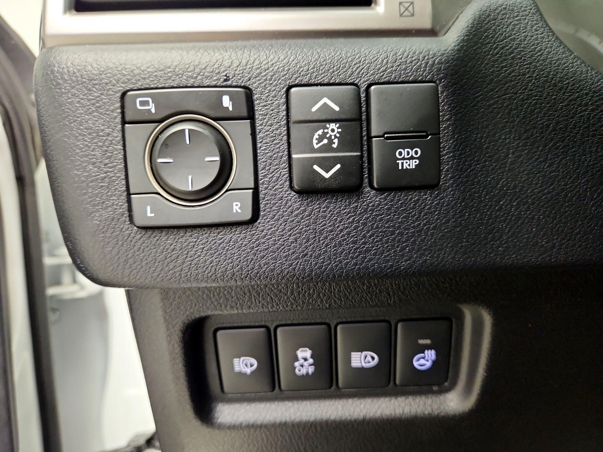 Thumbnail: 2023 Lexus GX - 13