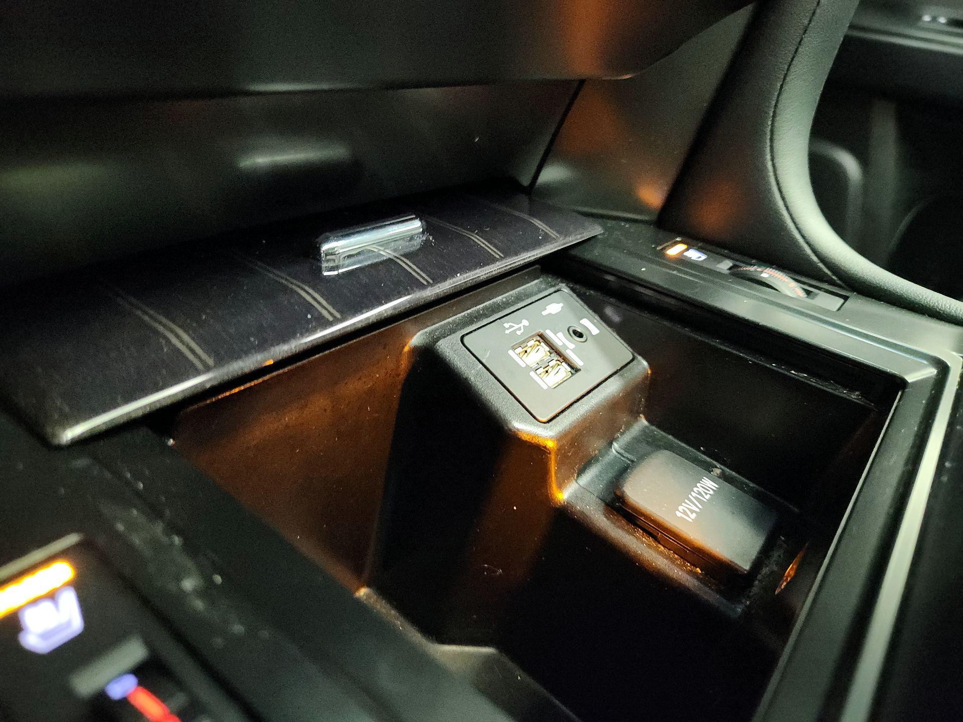 Thumbnail: 2023 Lexus GX - 19