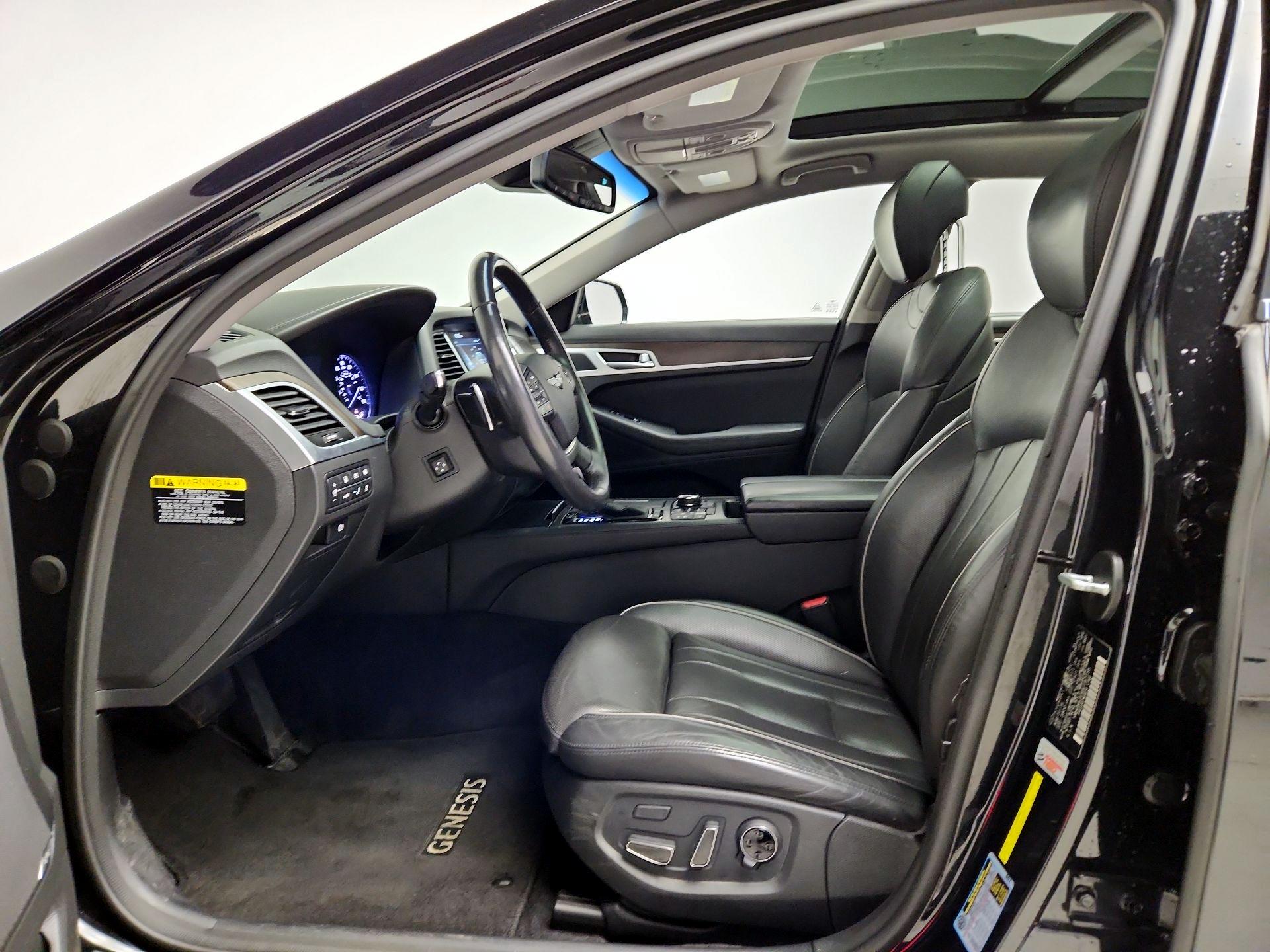 Thumbnail: 2017 Genesis G80 - 11