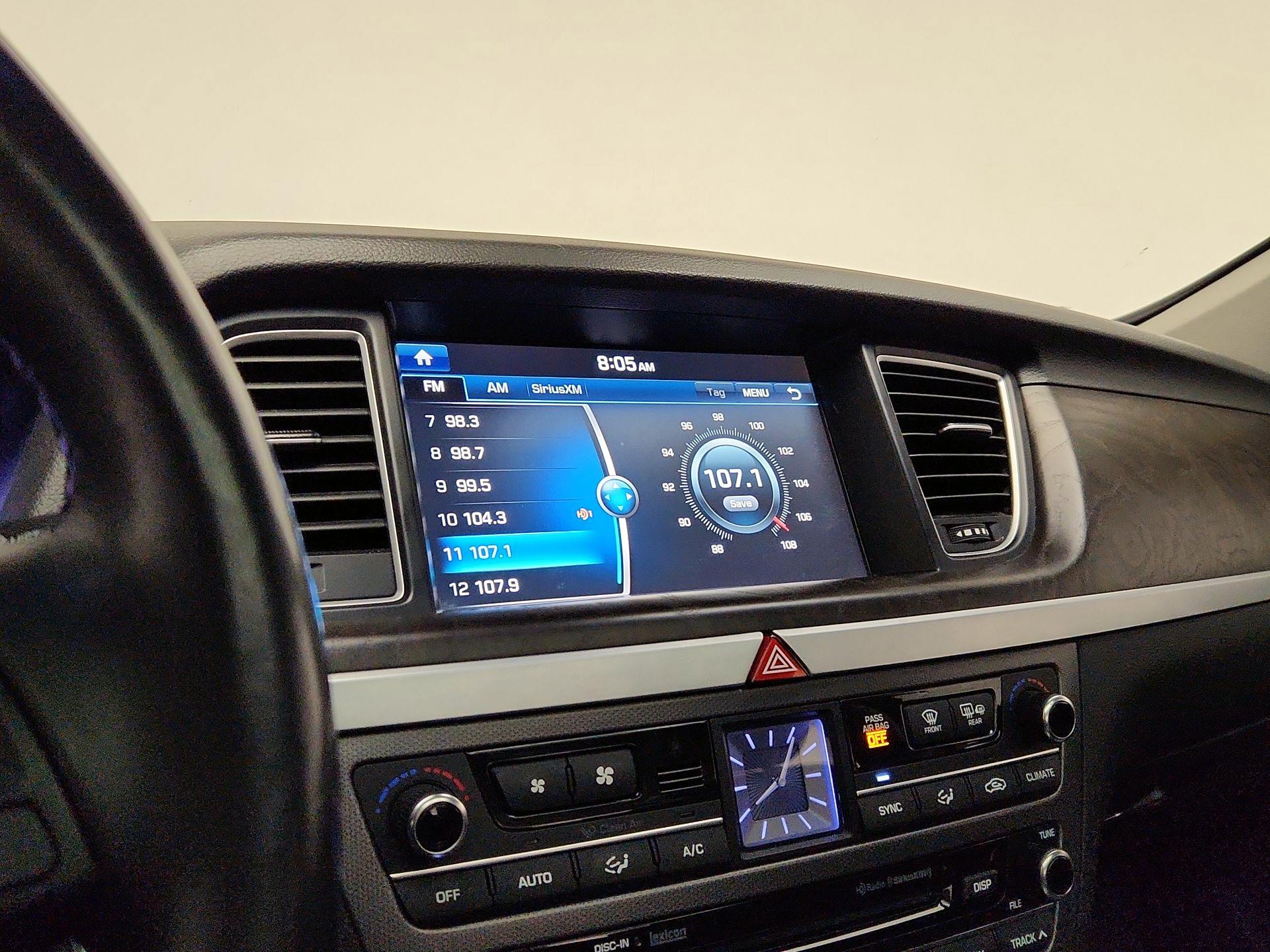 Thumbnail: 2017 Genesis G80 - 16