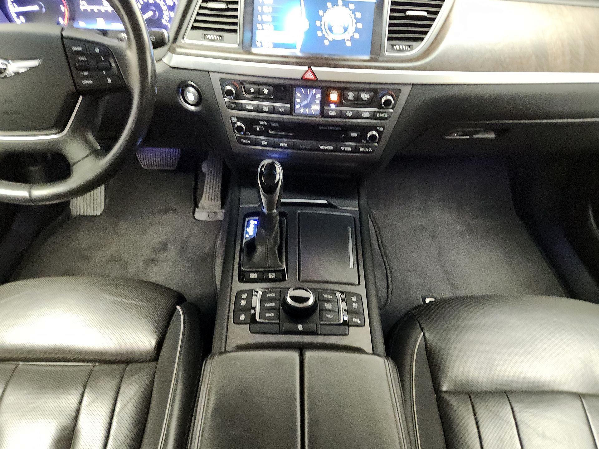 Thumbnail: 2017 Genesis G80 - 18