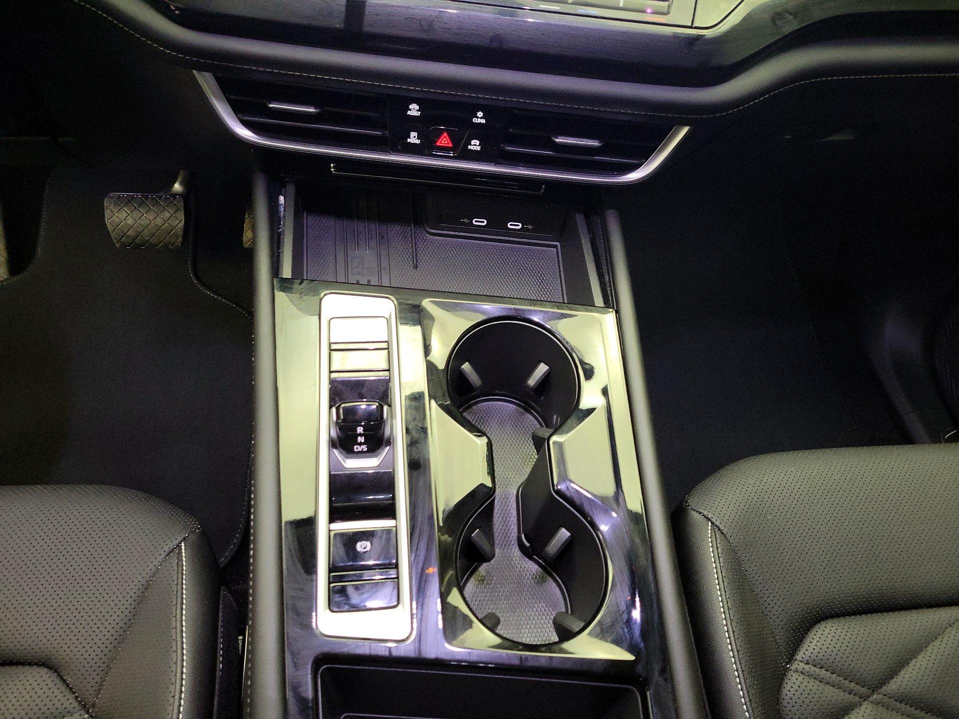 Thumbnail: 2025 Volkswagen Atlas - 17