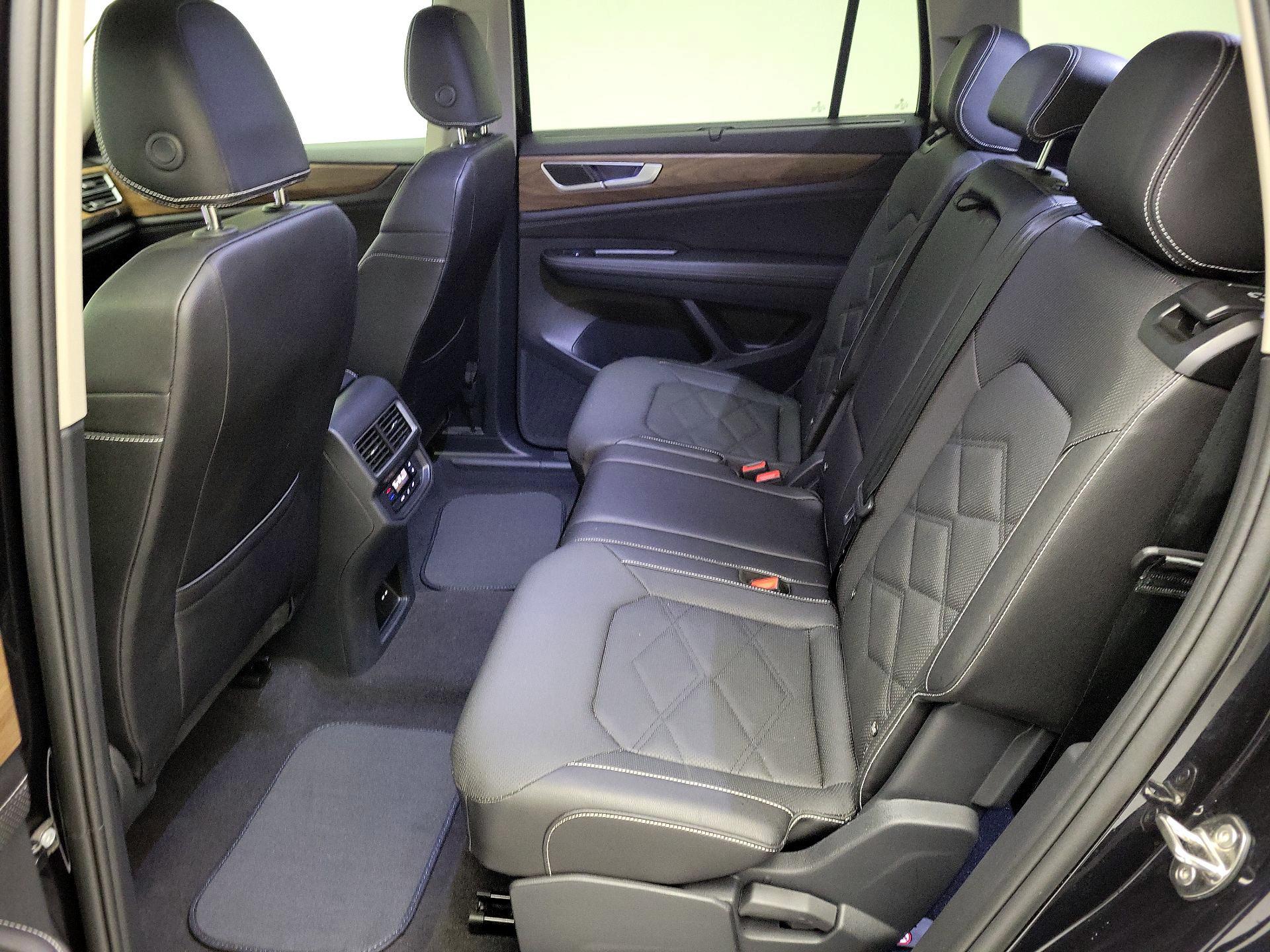 Thumbnail: 2025 Volkswagen Atlas - 19