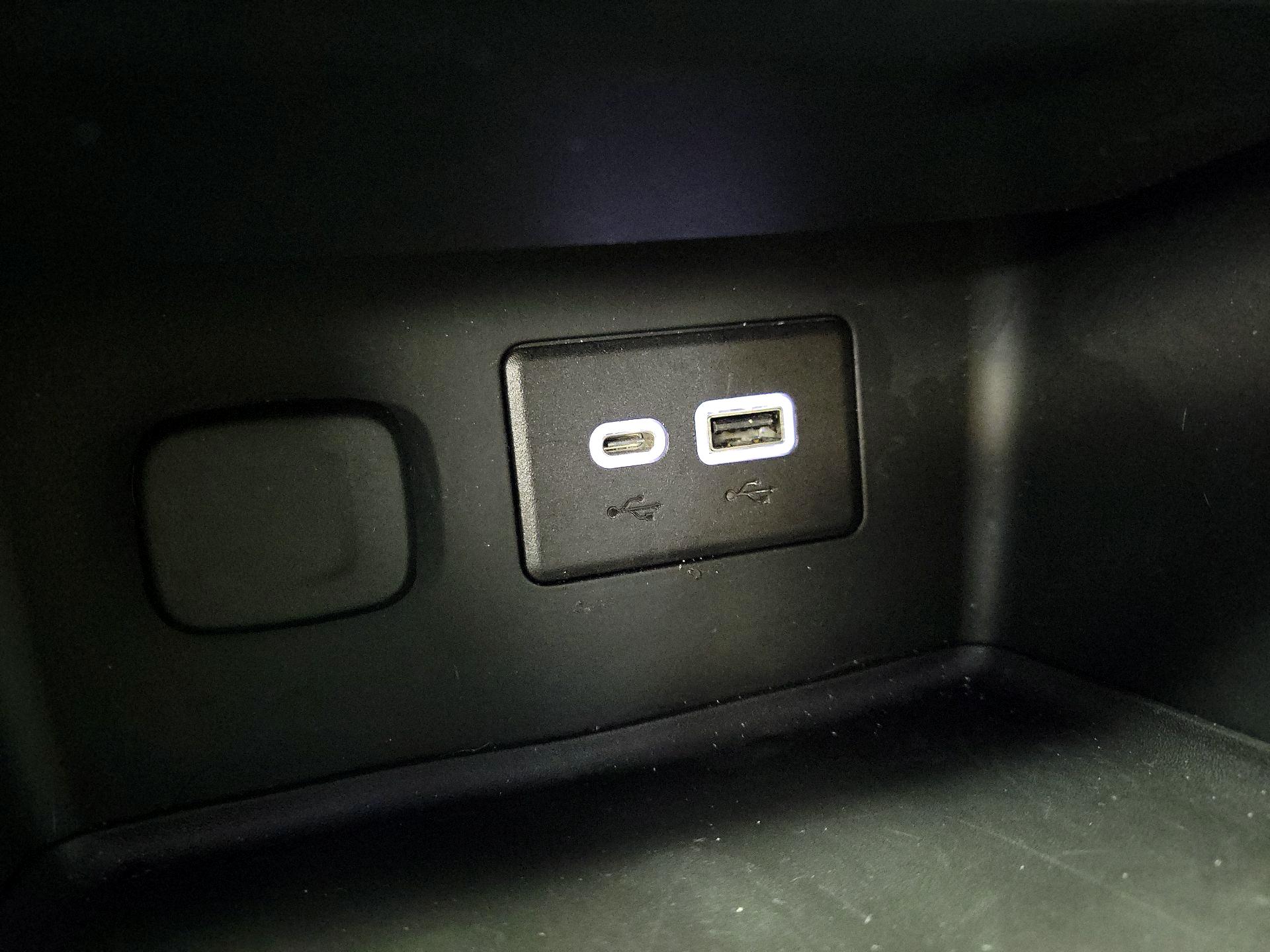 Thumbnail: 2023 GMC Acadia - 17