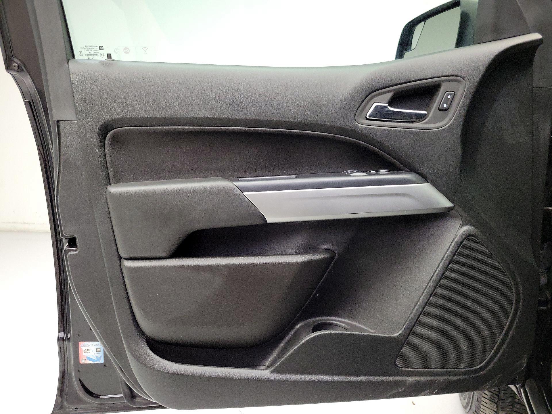 Thumbnail: 2022 Chevrolet Colorado - 12