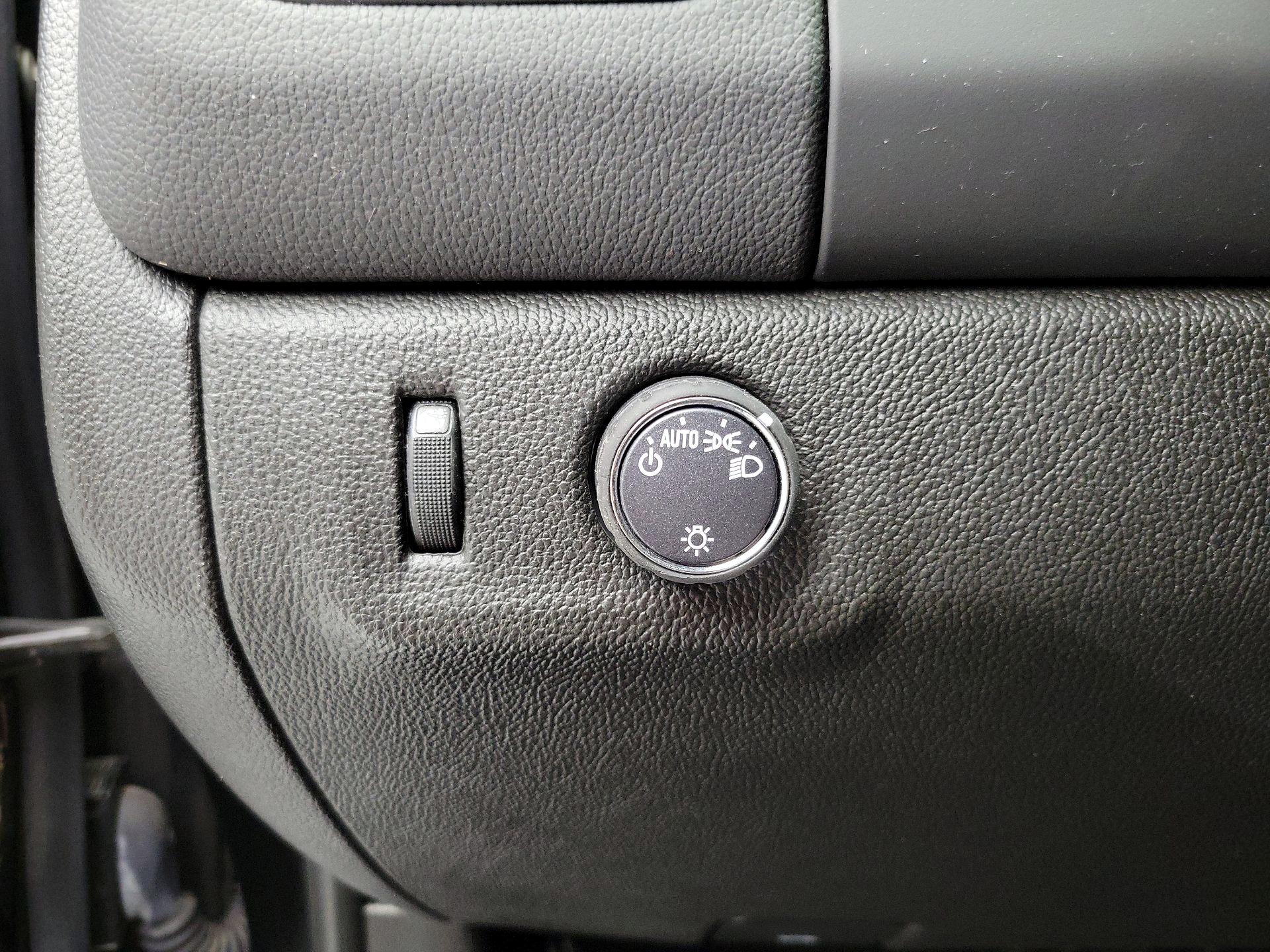 Thumbnail: 2022 Chevrolet Colorado - 13