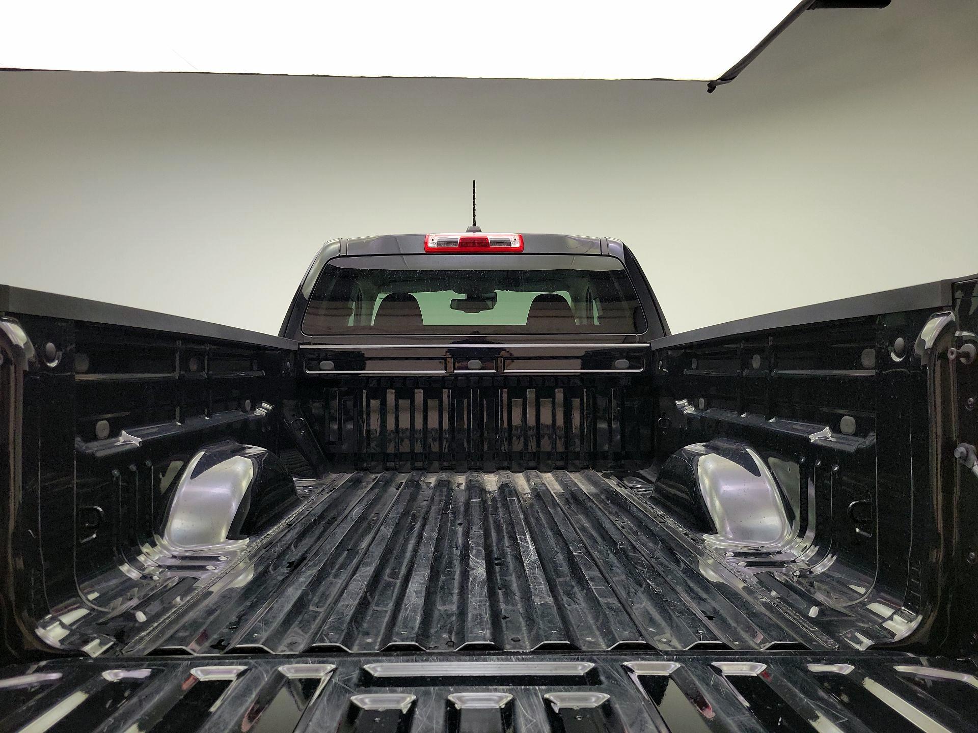 Thumbnail: 2022 Chevrolet Colorado - 20