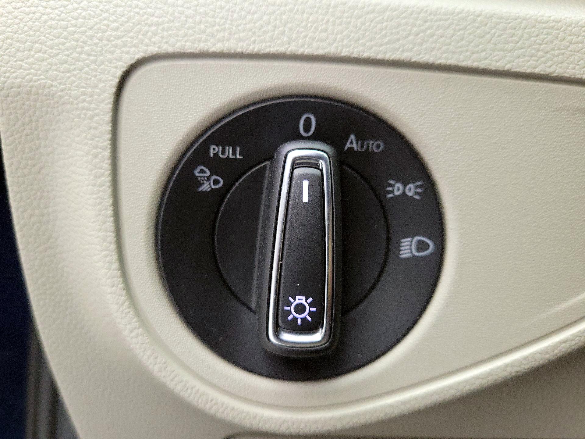 Thumbnail: 2023 Volkswagen Atlas - 13