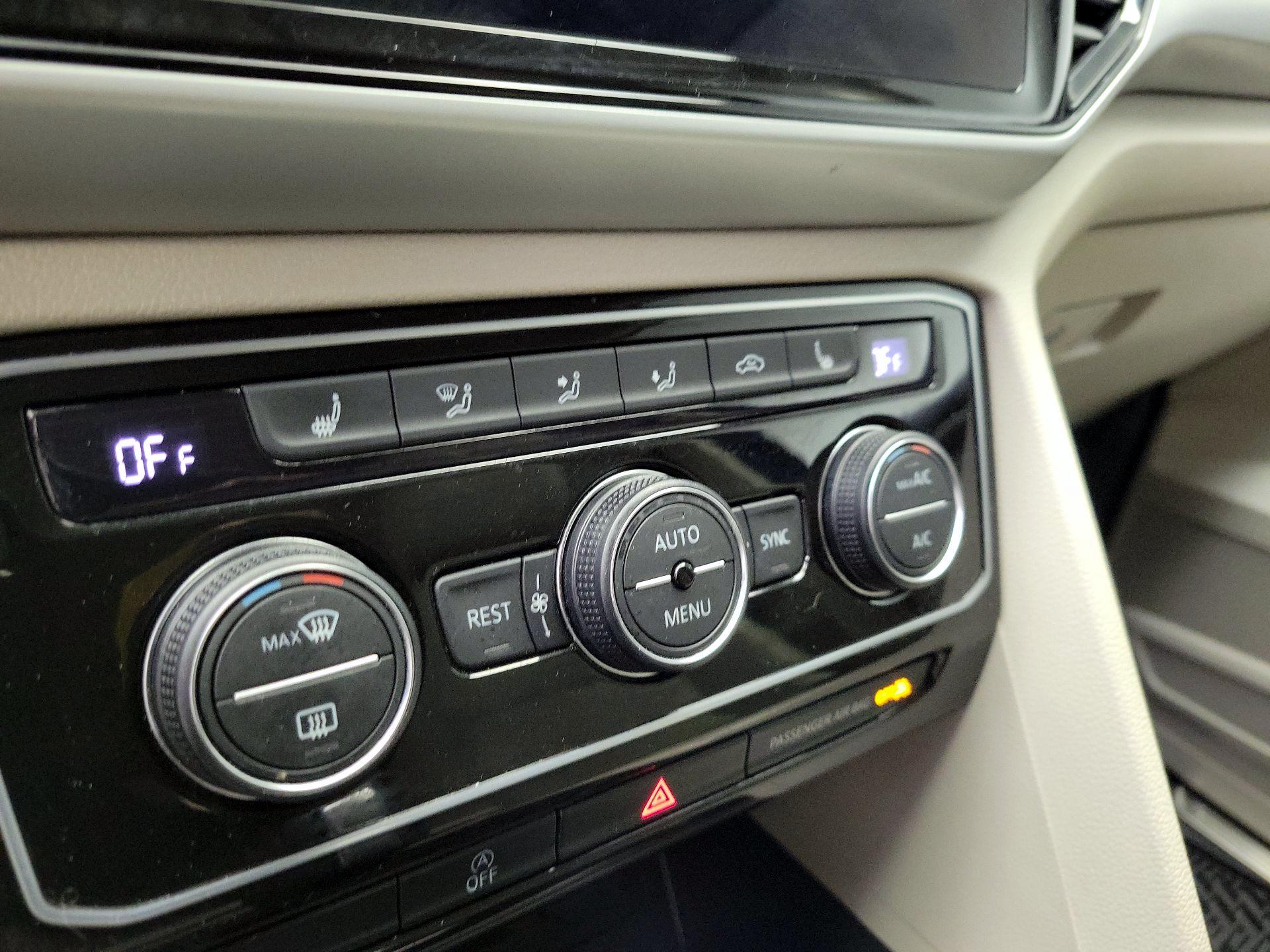 Thumbnail: 2023 Volkswagen Atlas - 16