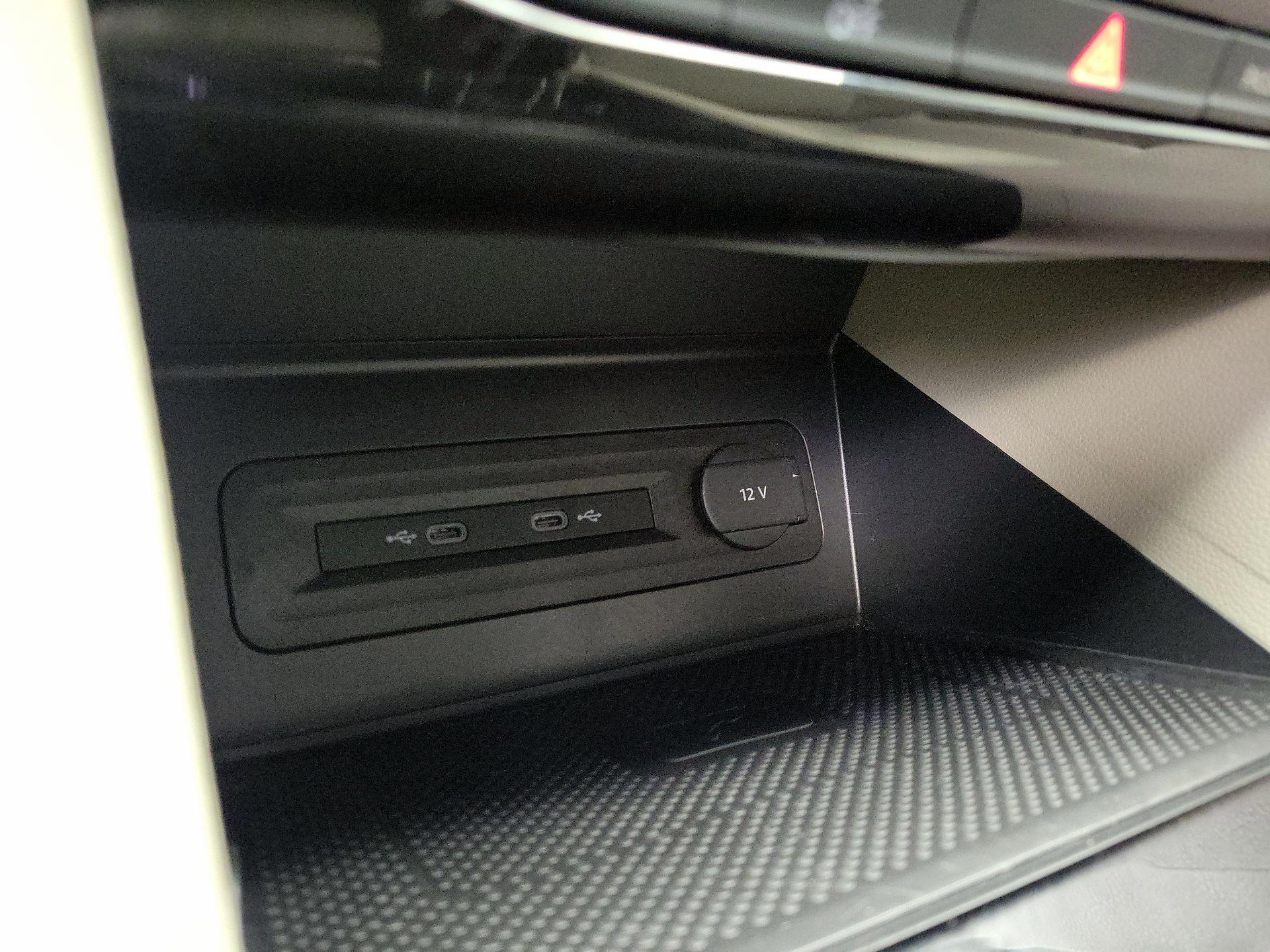 Thumbnail: 2023 Volkswagen Atlas - 18