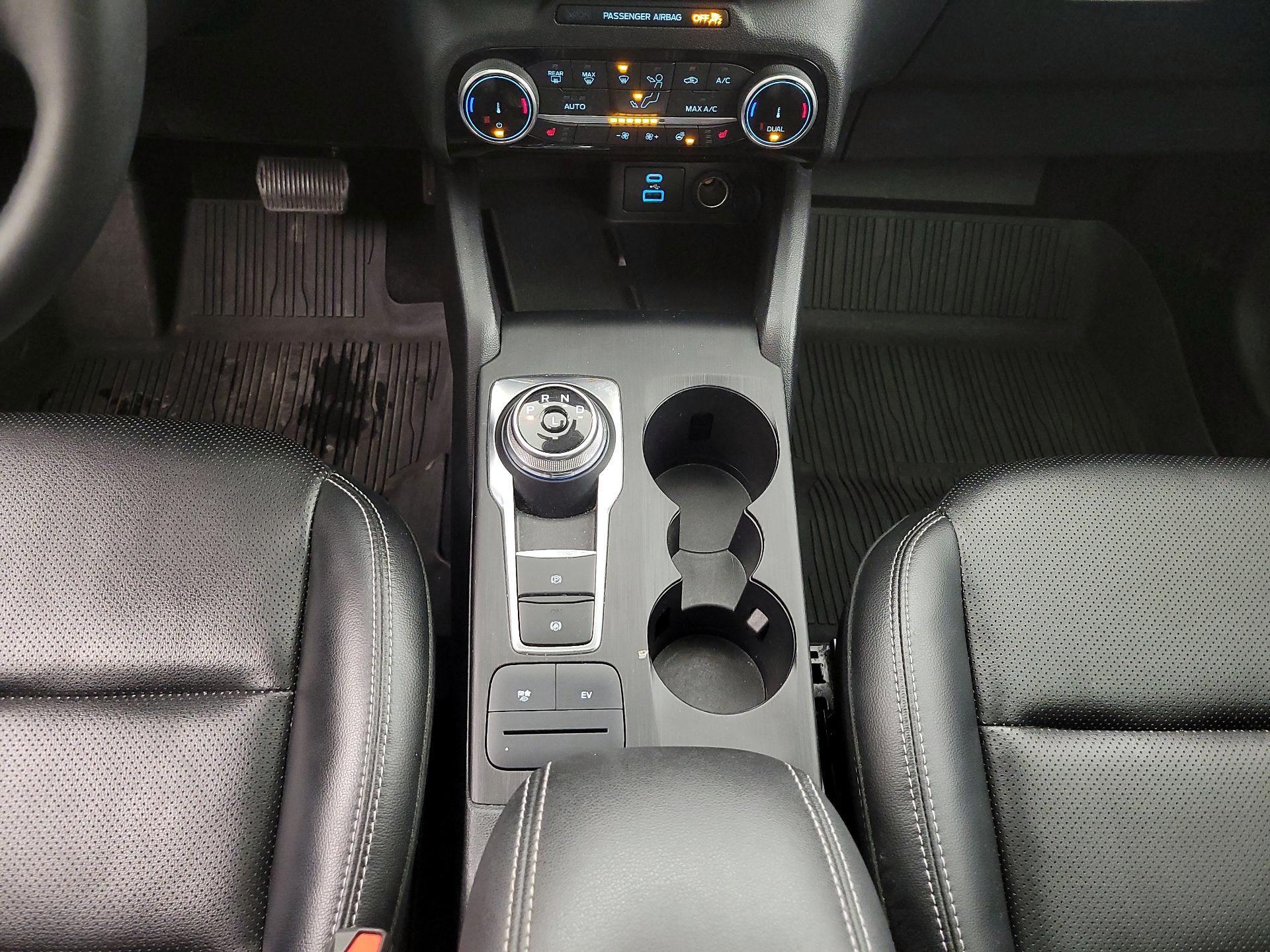 Thumbnail: 2022 Ford Escape - 18